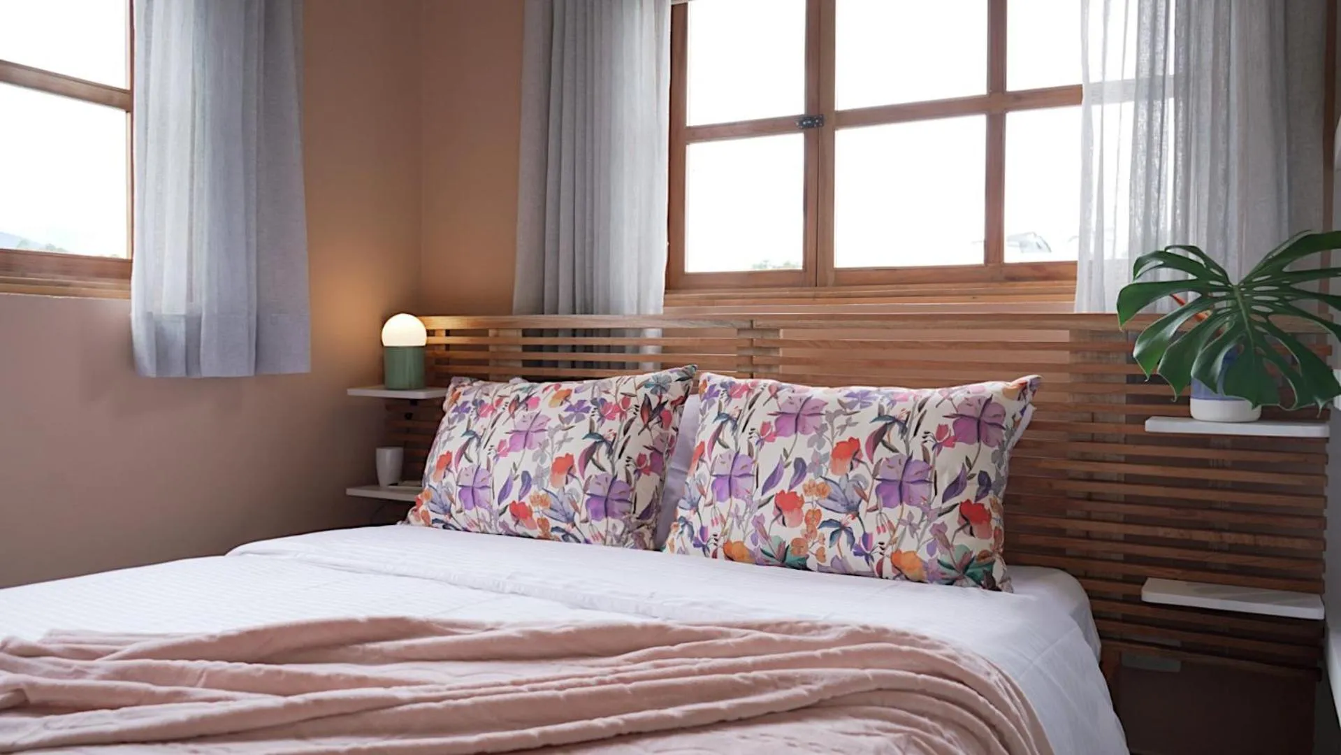 Bed in La Perla Finca Hotel