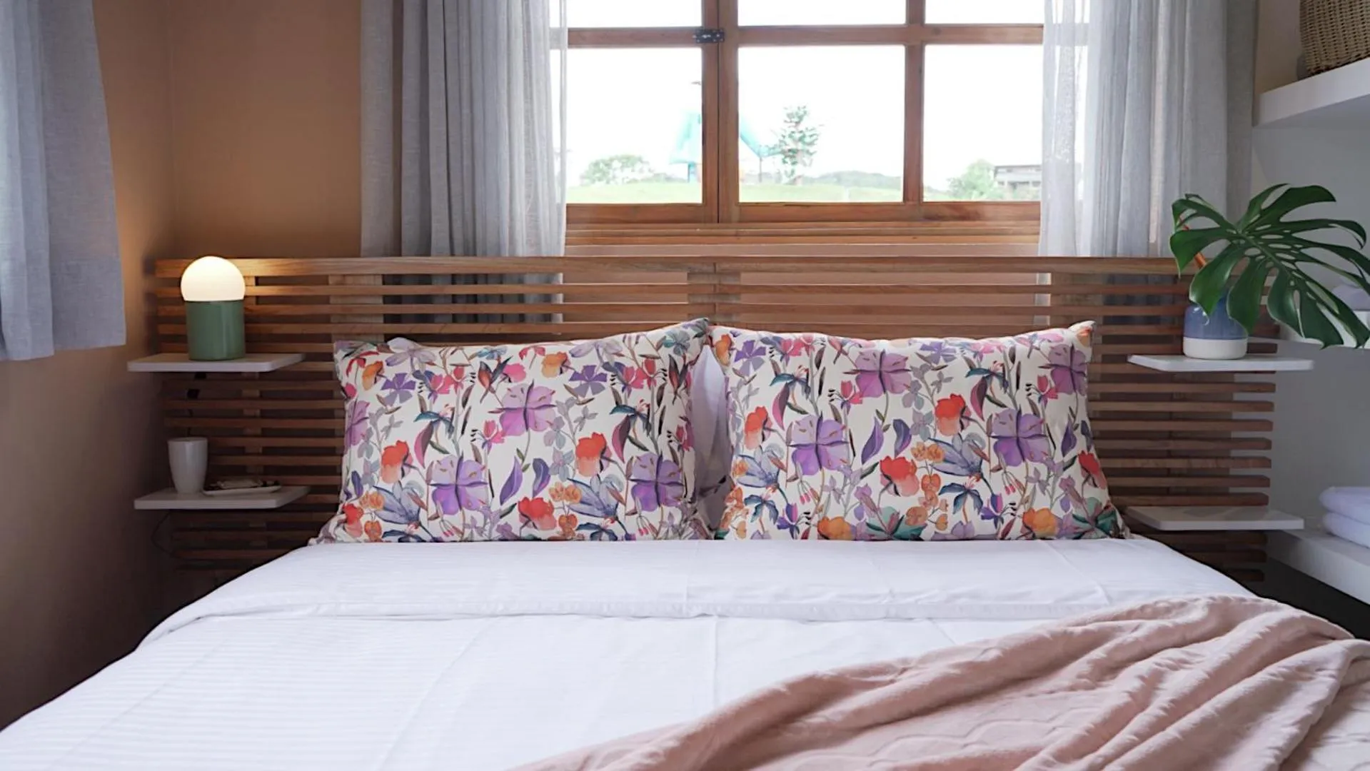 Bed in La Perla Finca Hotel