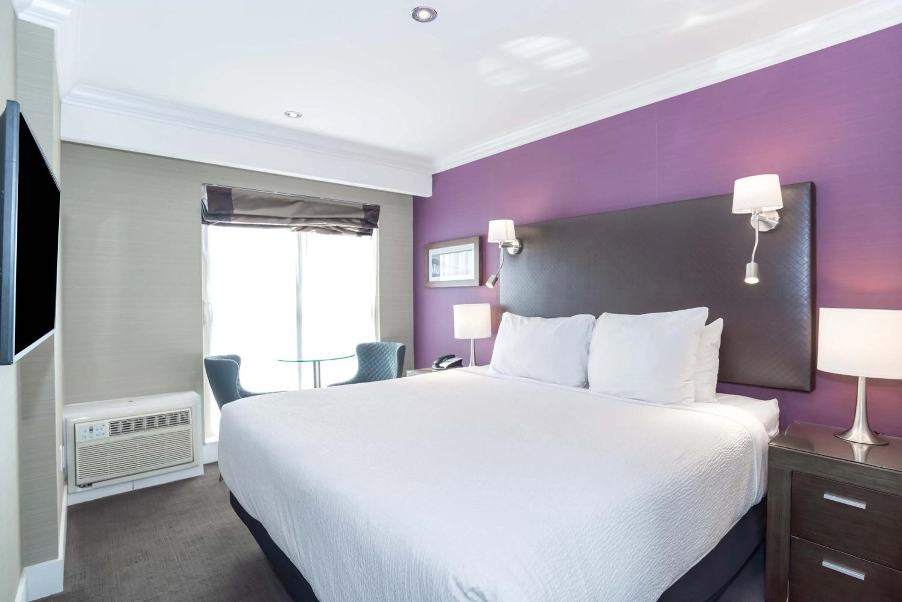 Photo of the whole room, Bed in Sandman Signature Kamloops Hotel