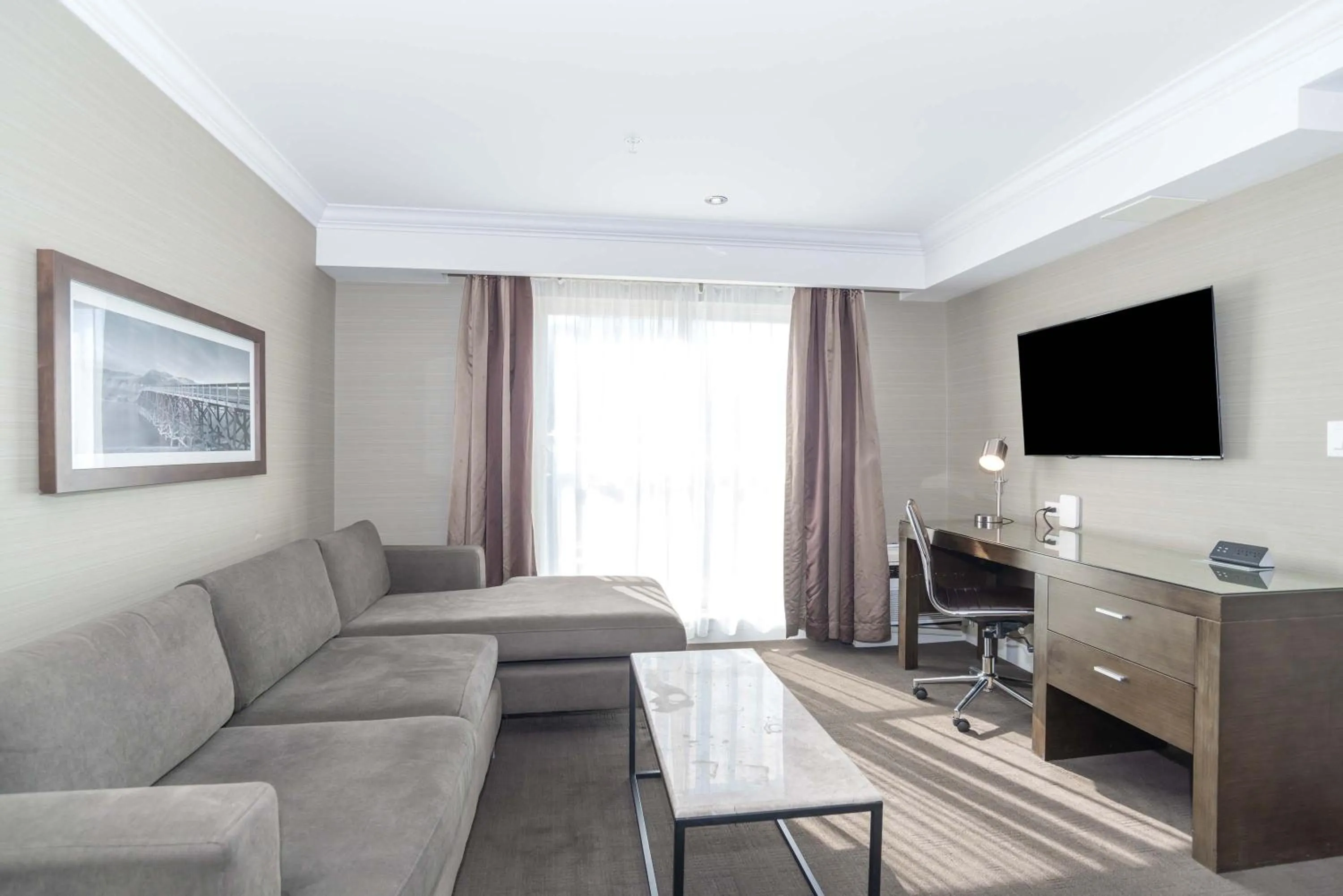 Living room in Sandman Signature Kamloops Hotel