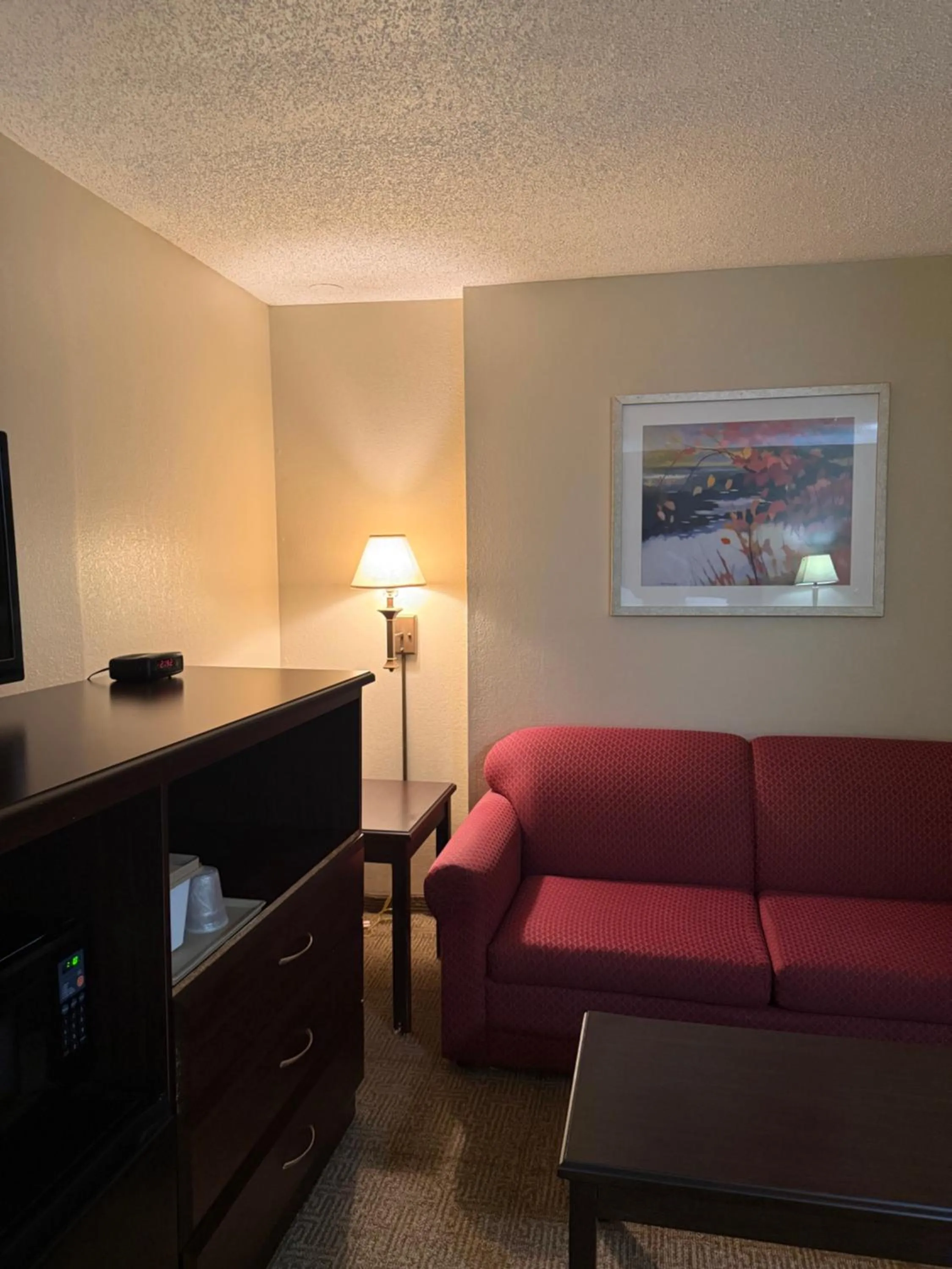 Clinton Inn & Suites