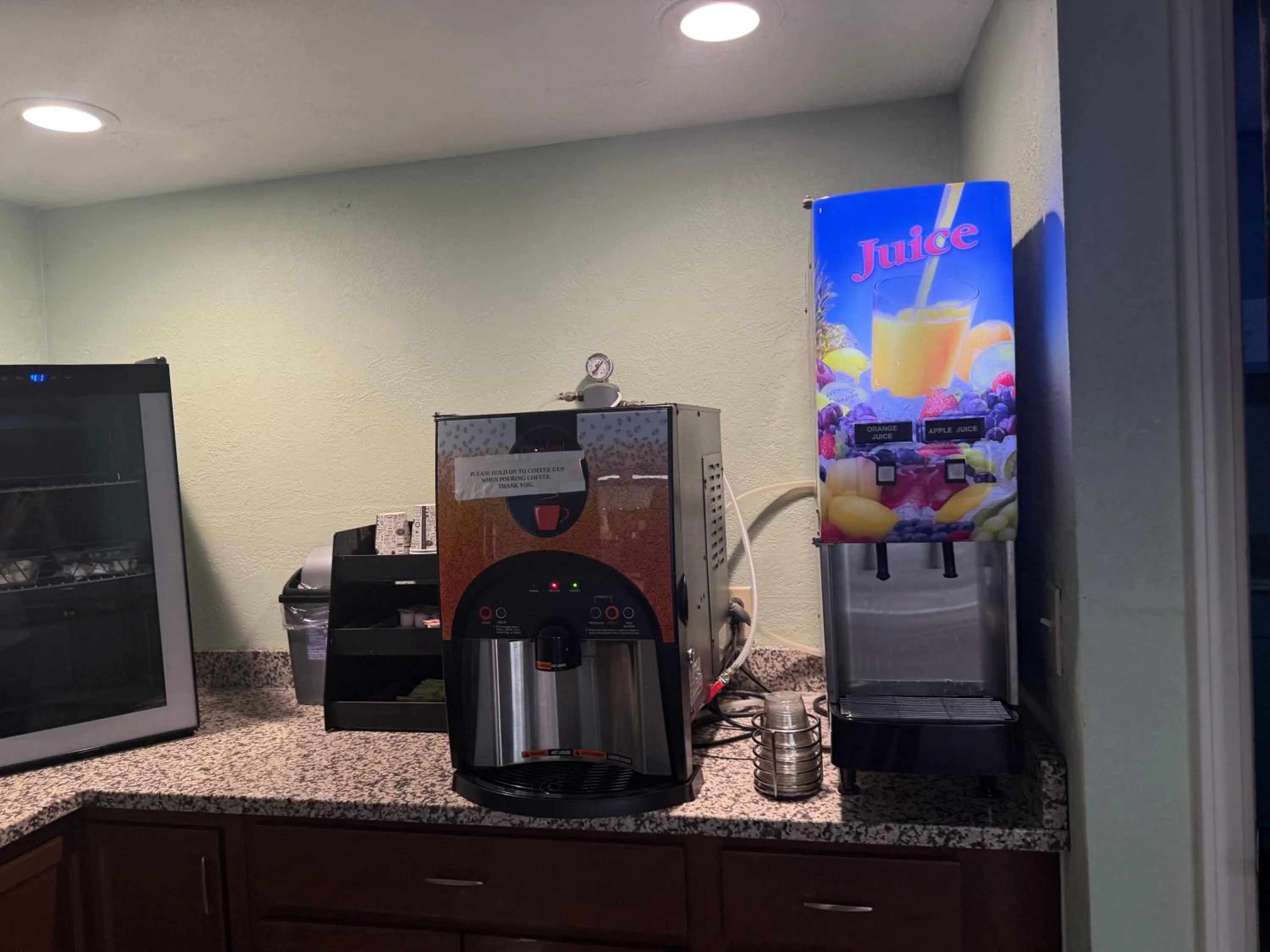 Clinton Inn & Suites