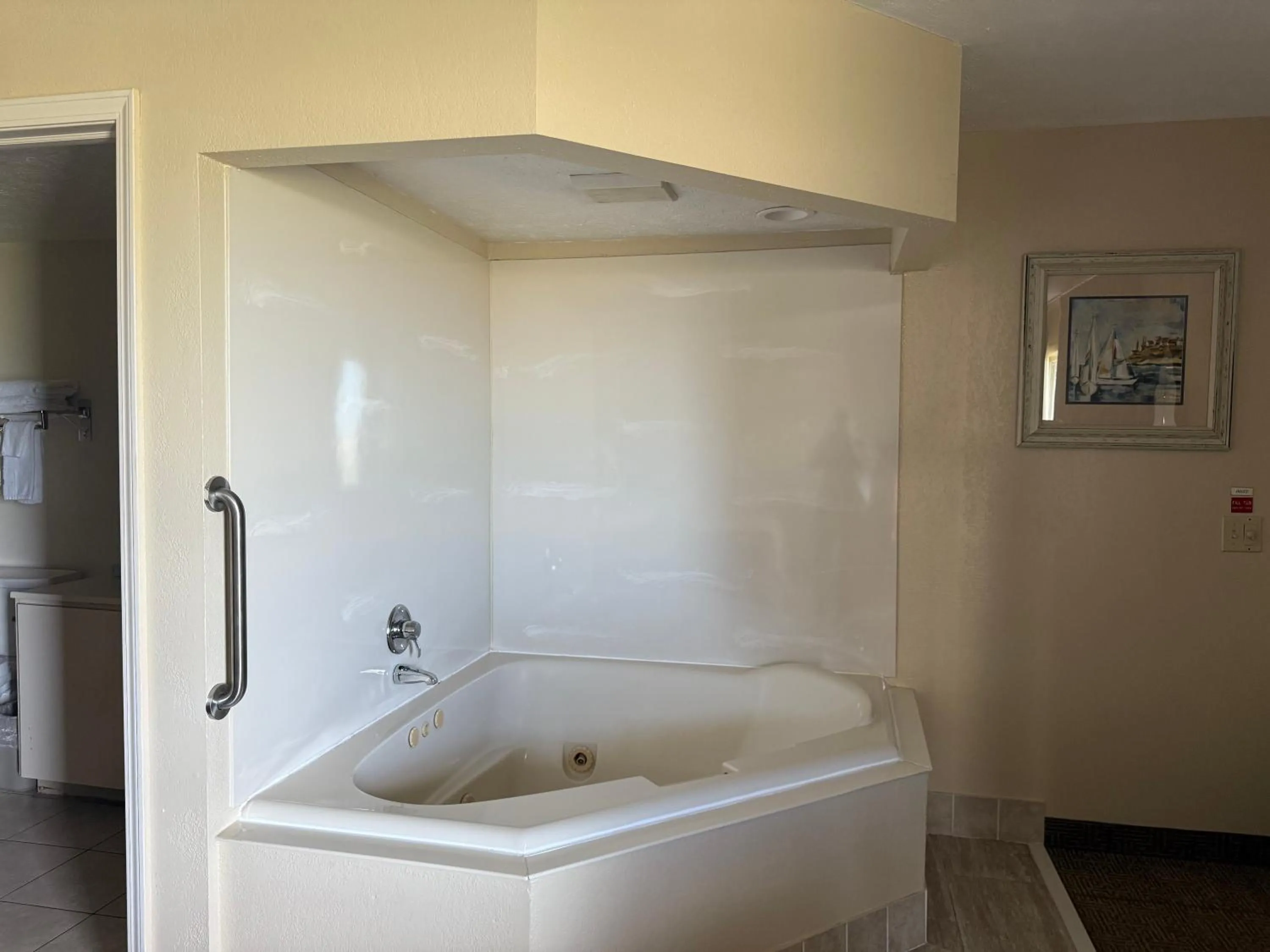 Clinton Inn & Suites