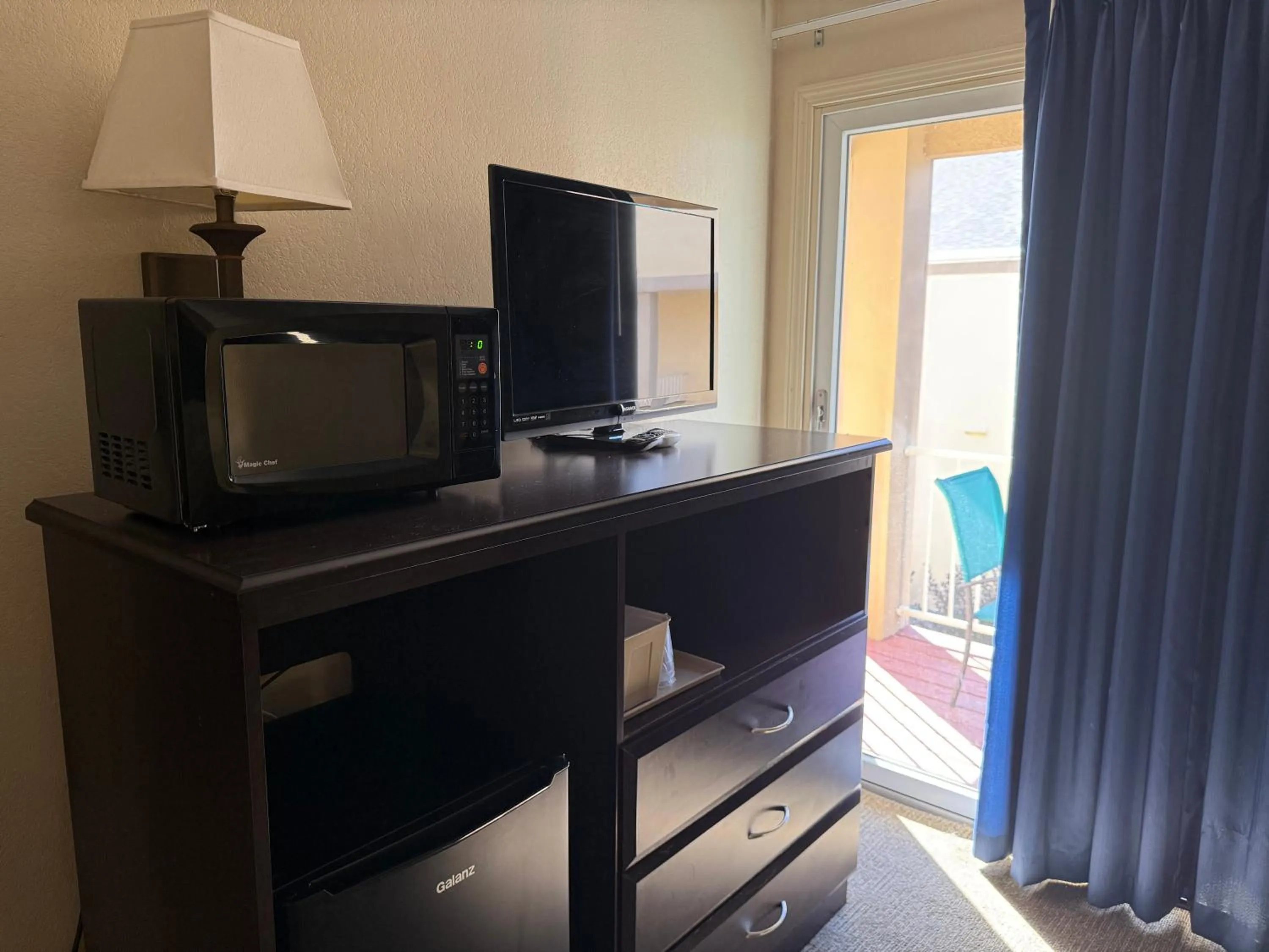 Clinton Inn & Suites