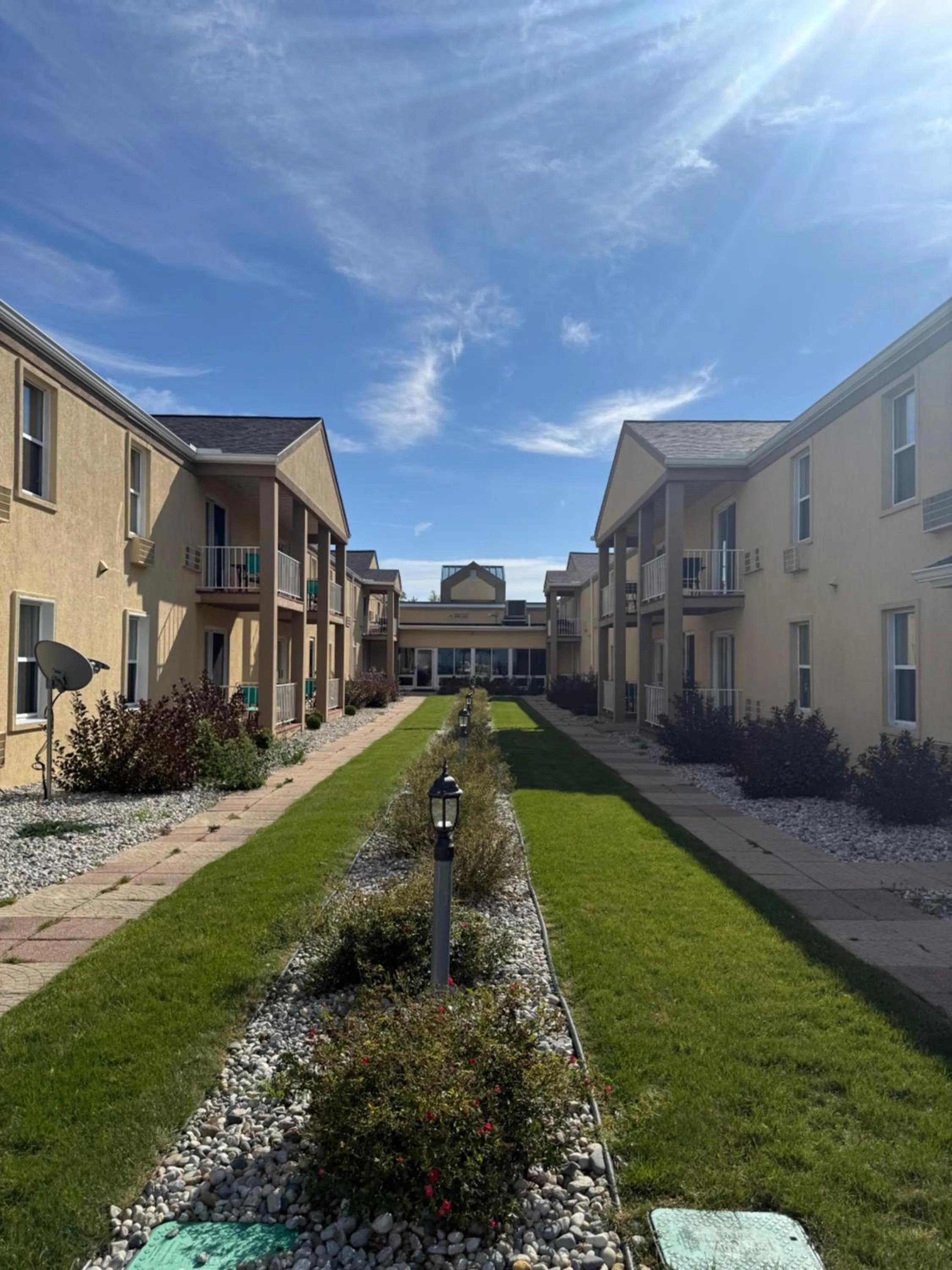 Clinton Inn & Suites