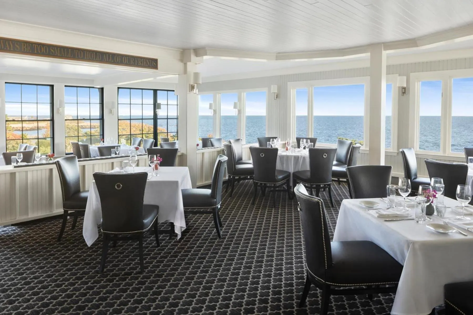 Restaurant/places to eat in Cape Arundel Inn and Resort