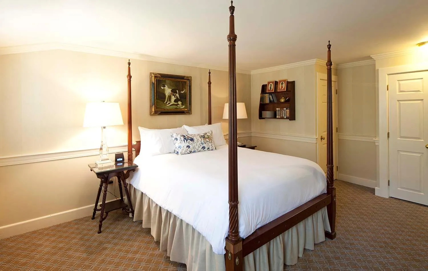 Bed in Cape Arundel Inn and Resort