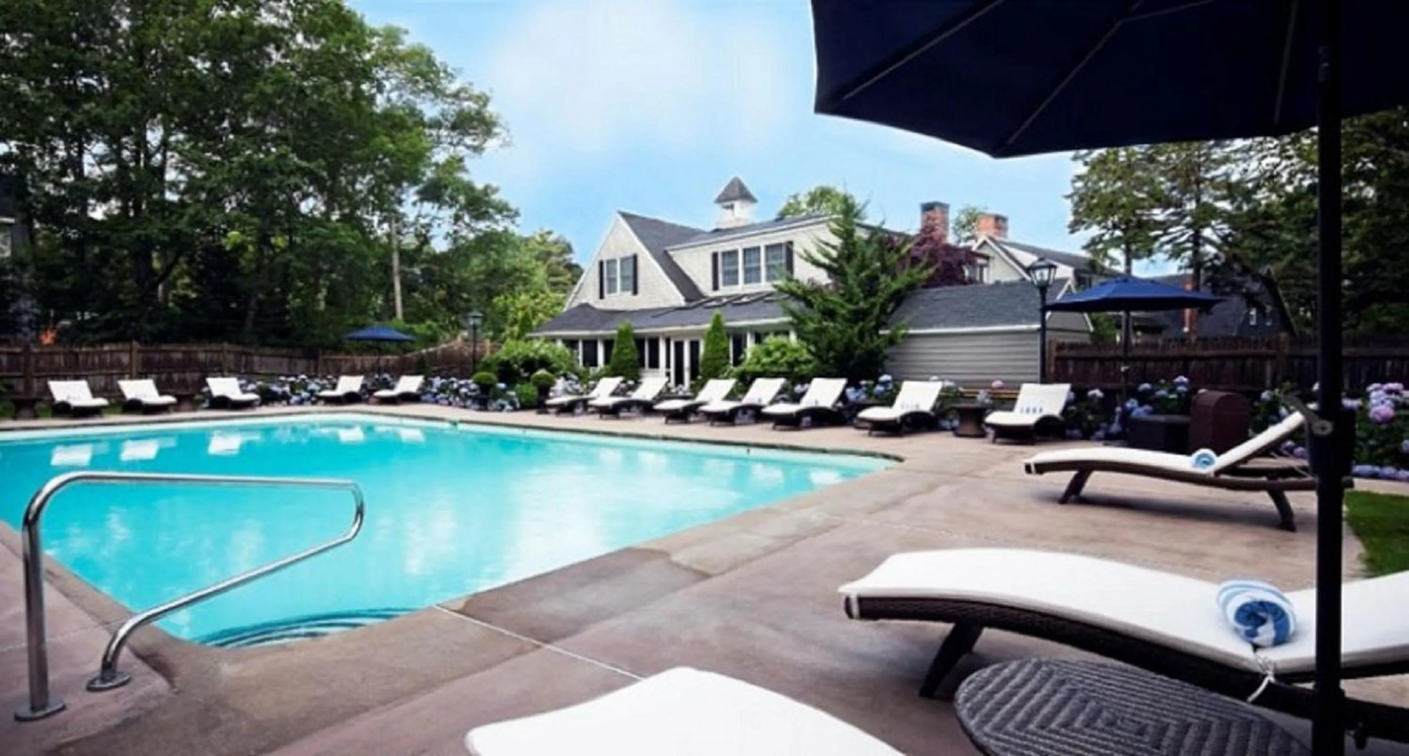 Swimming pool in Cape Arundel Inn and Resort