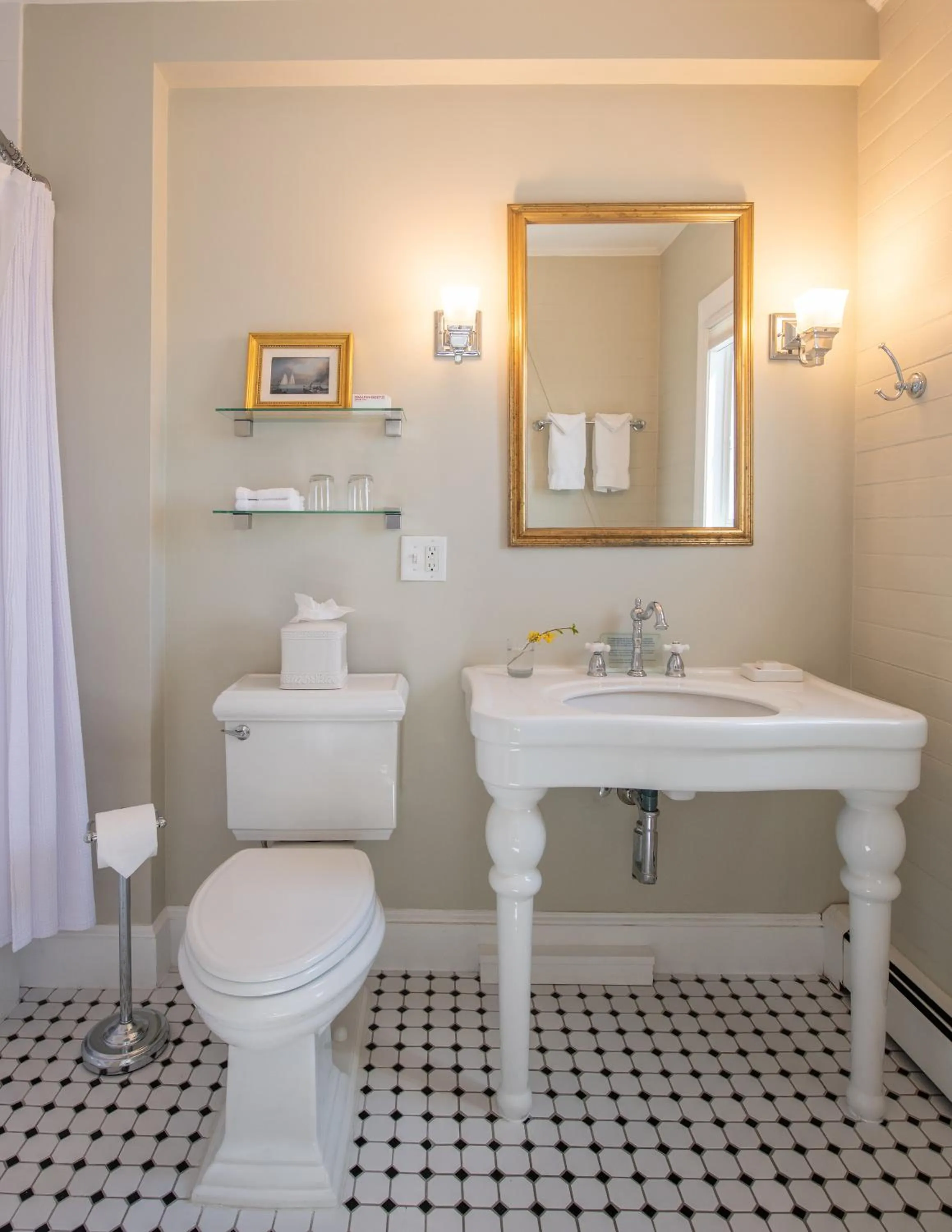 Toilet in Cape Arundel Inn and Resort