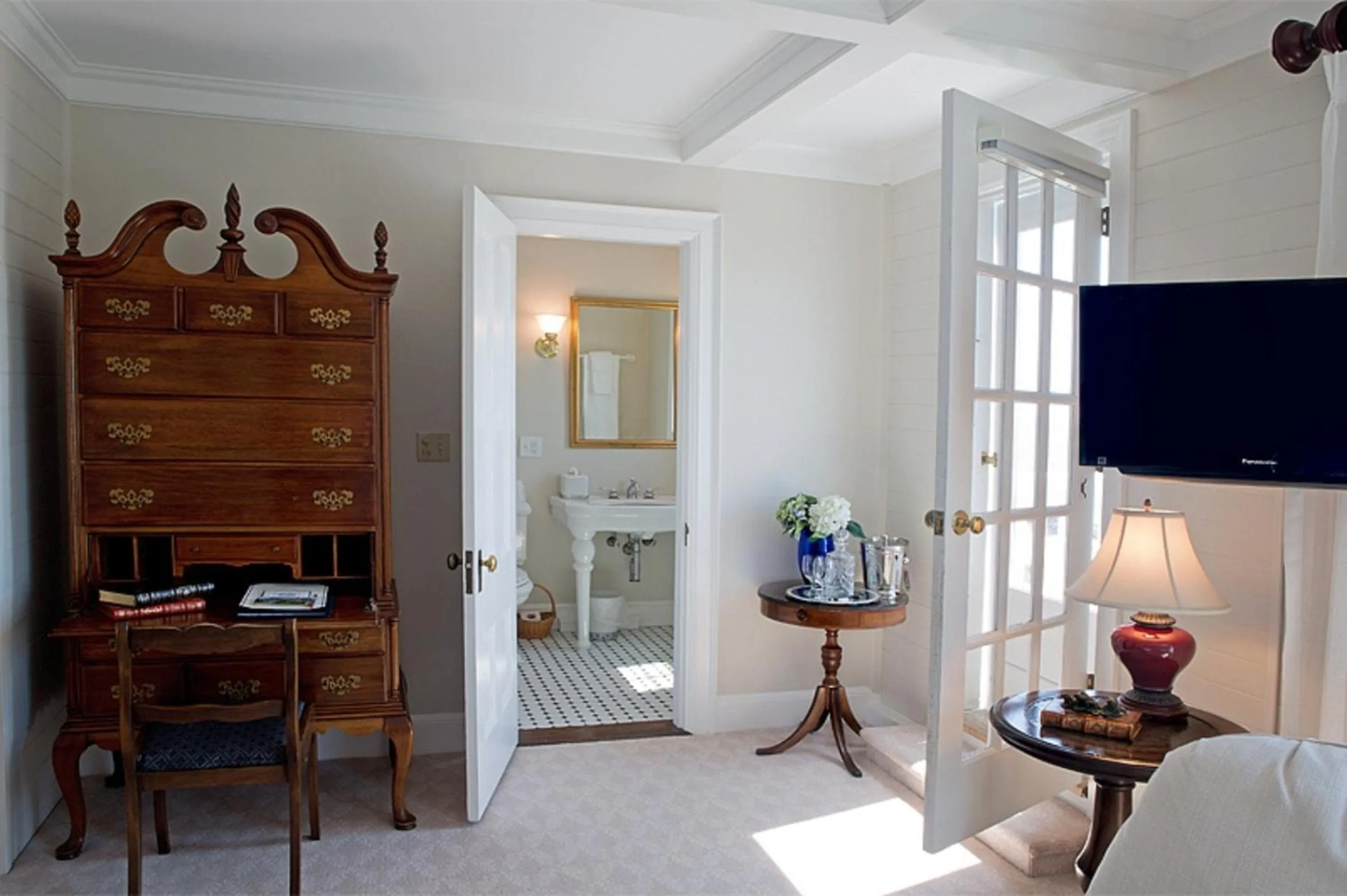 Photo of the whole room in Cape Arundel Inn and Resort