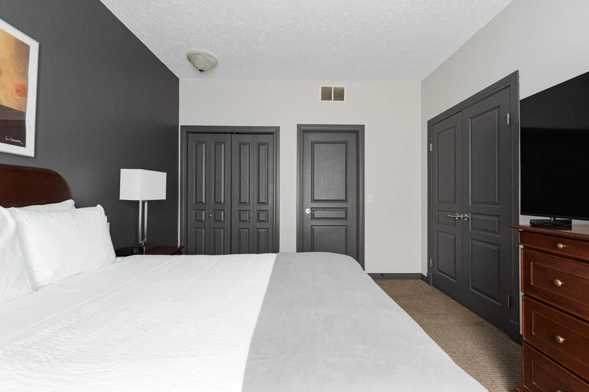 Bedroom, Bed in Premier Residence - Fort McMurray