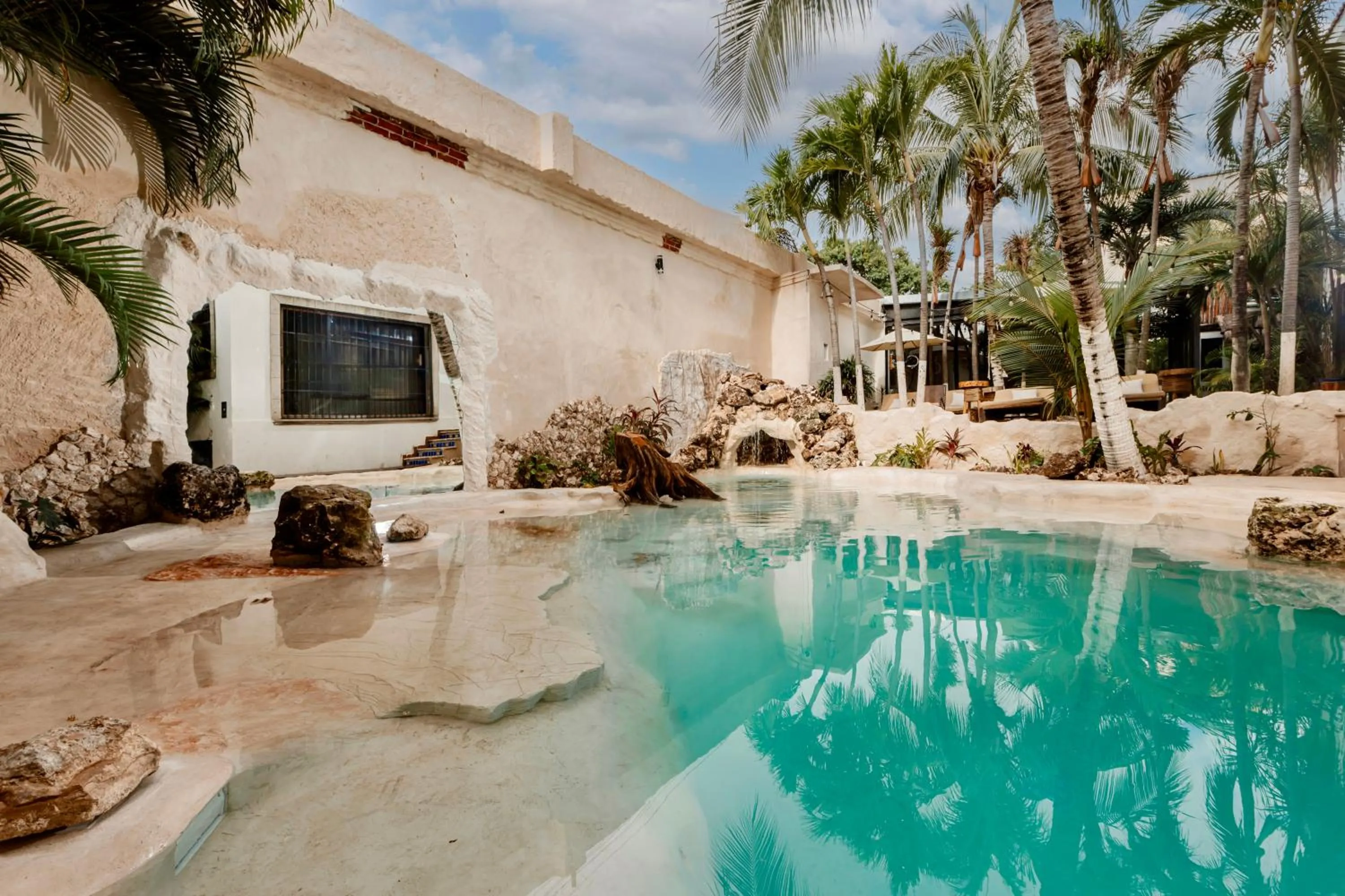 Swimming pool in Mezcal Hotel