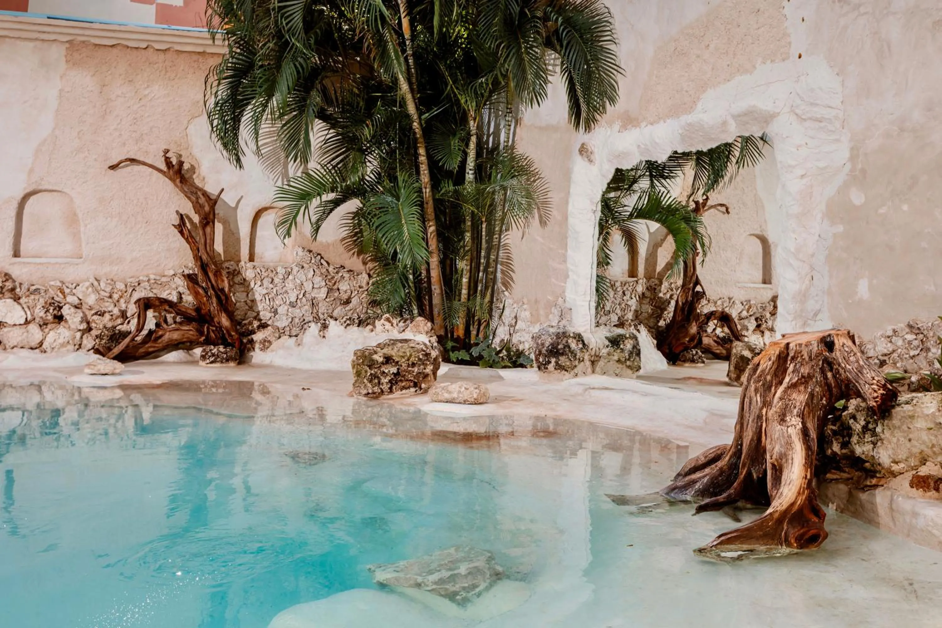 Swimming pool in Mezcal Hotel