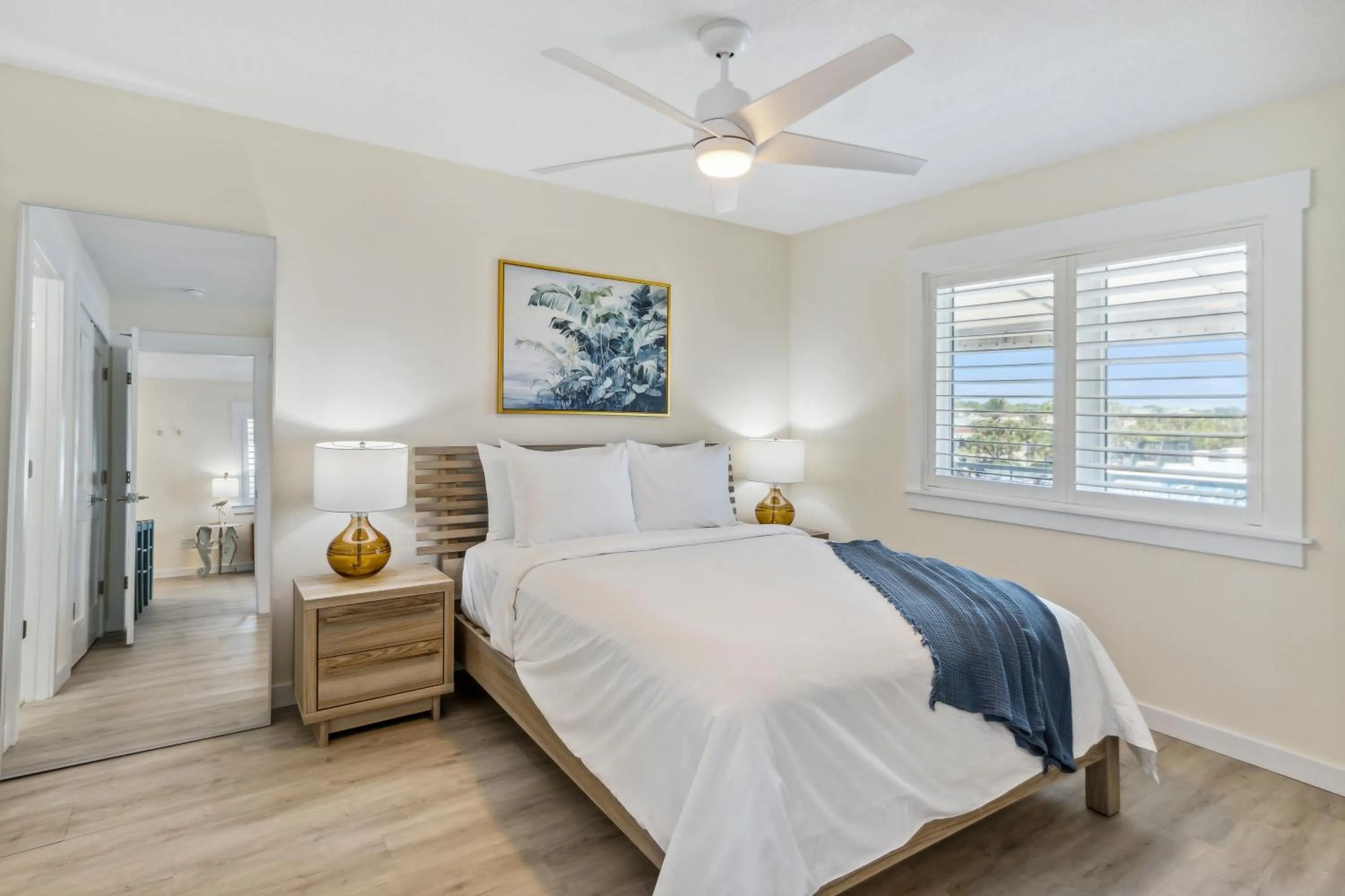 Bedroom, Bed in Seahorse Oceanfront Inn