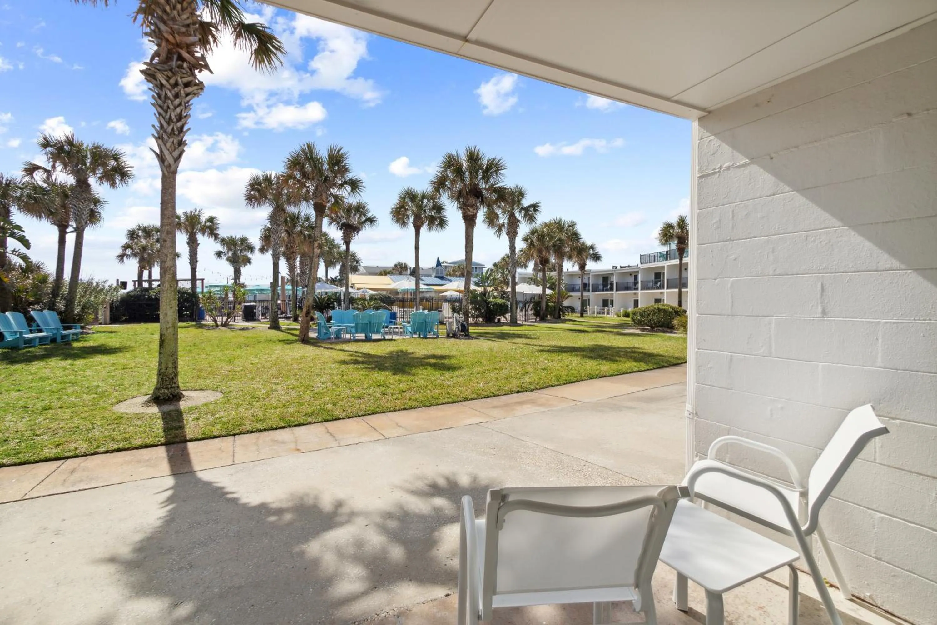 Property building in Seahorse Oceanfront Inn