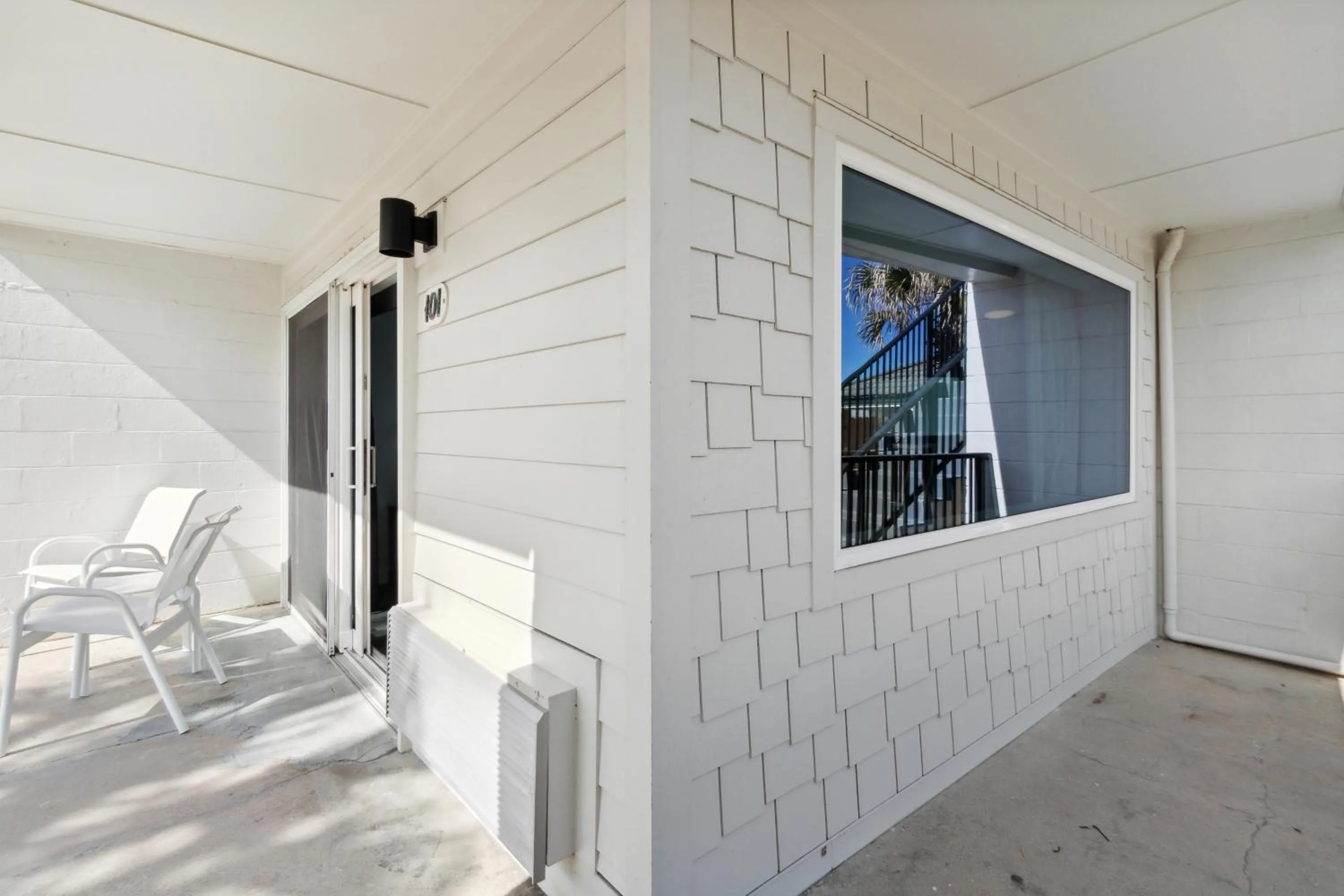 Patio in Seahorse Oceanfront Inn
