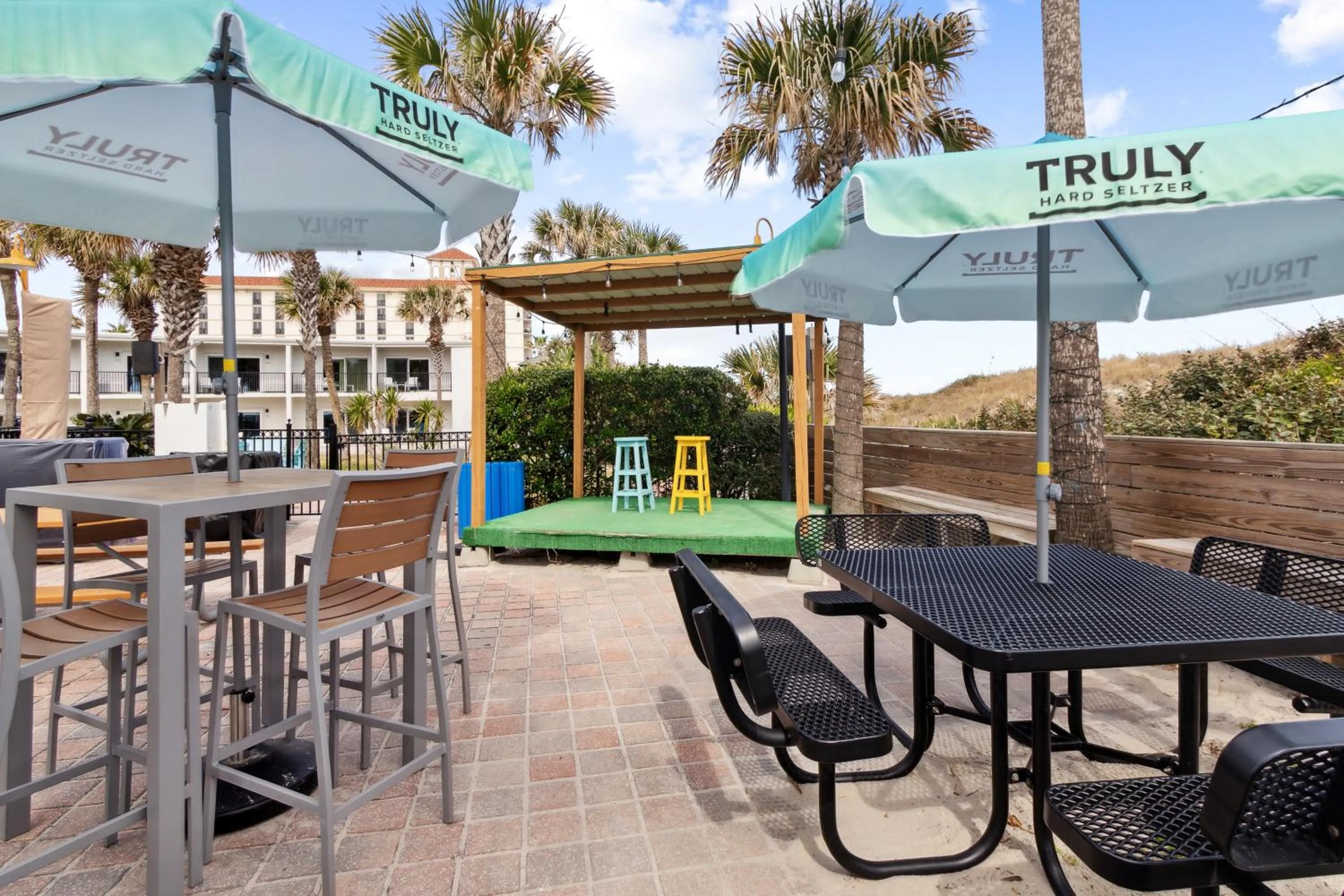Patio in Seahorse Oceanfront Inn