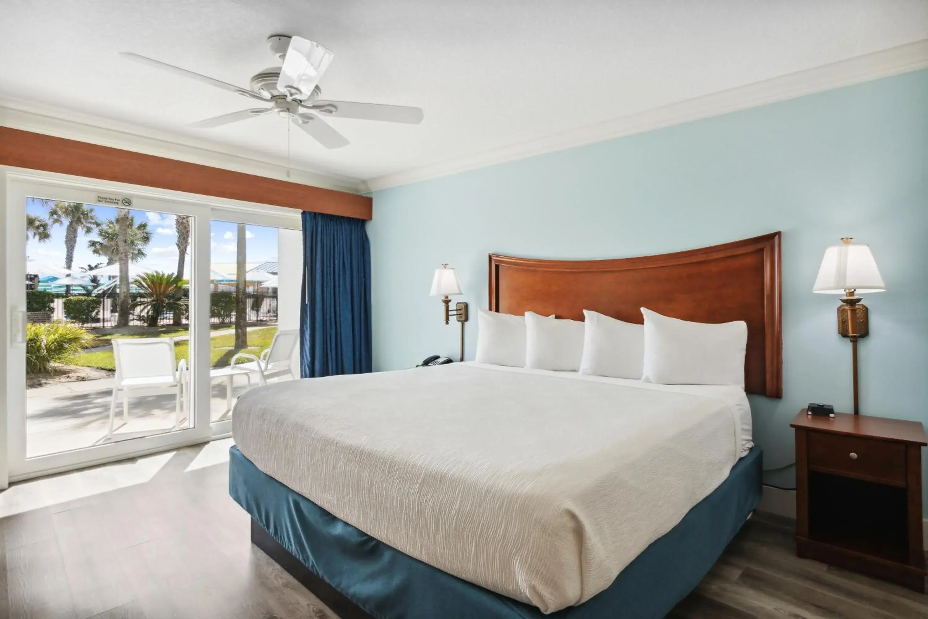 First Floor - King Room in Seahorse Oceanfront Inn First Floor - King Room in Seahorse Oceanfront Inn