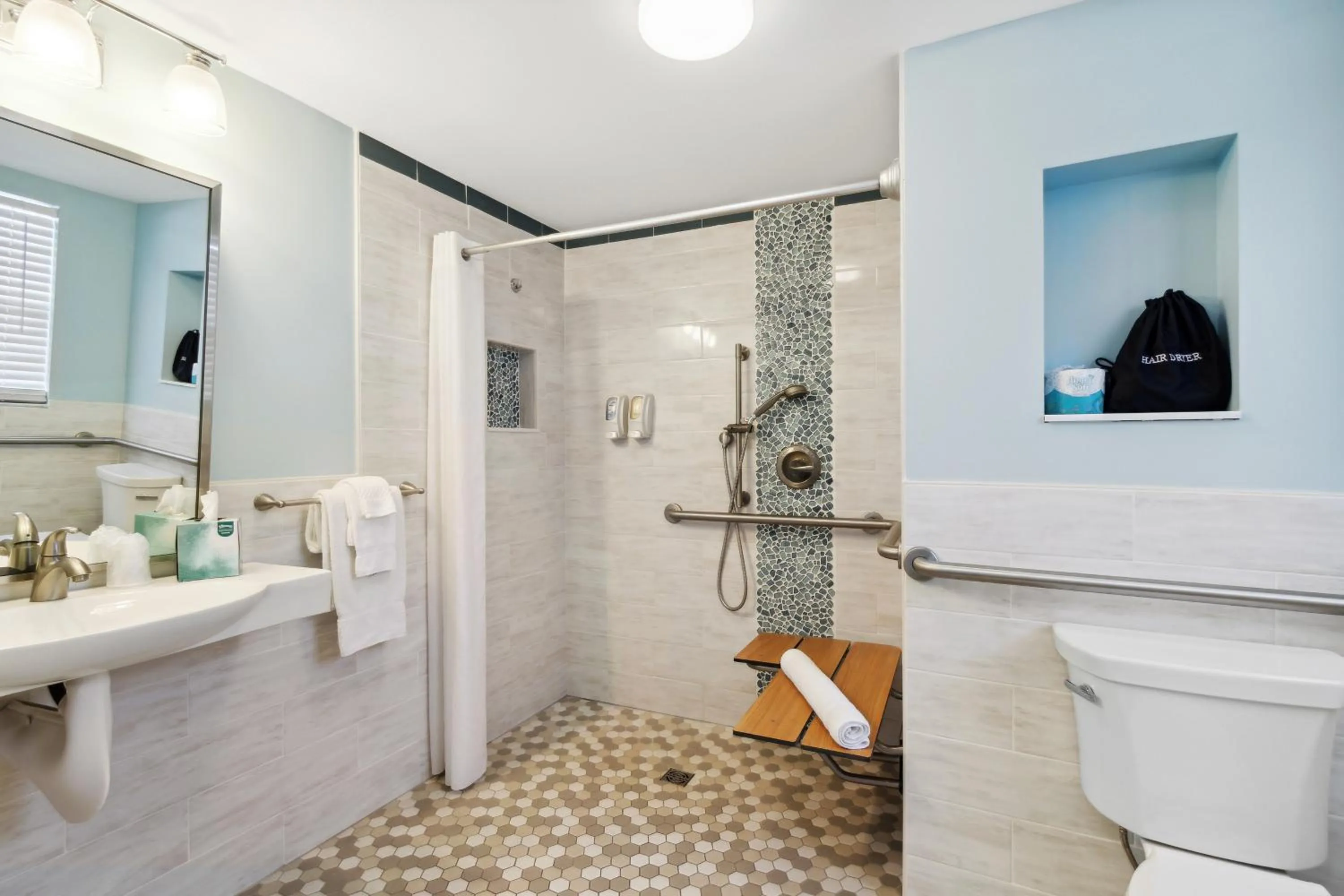 Shower in Seahorse Oceanfront Inn