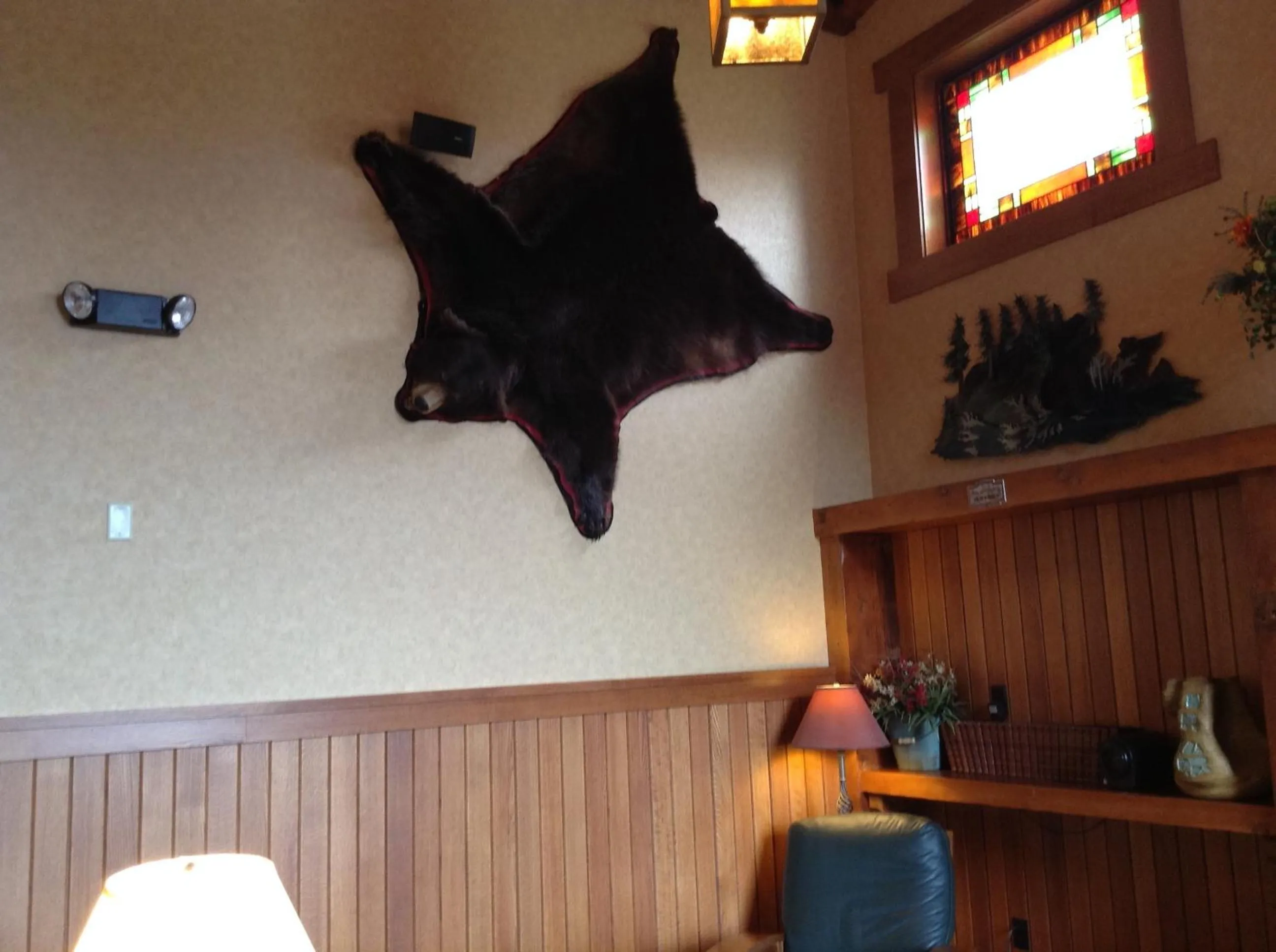 Decorative detail in Canal Park Lodge