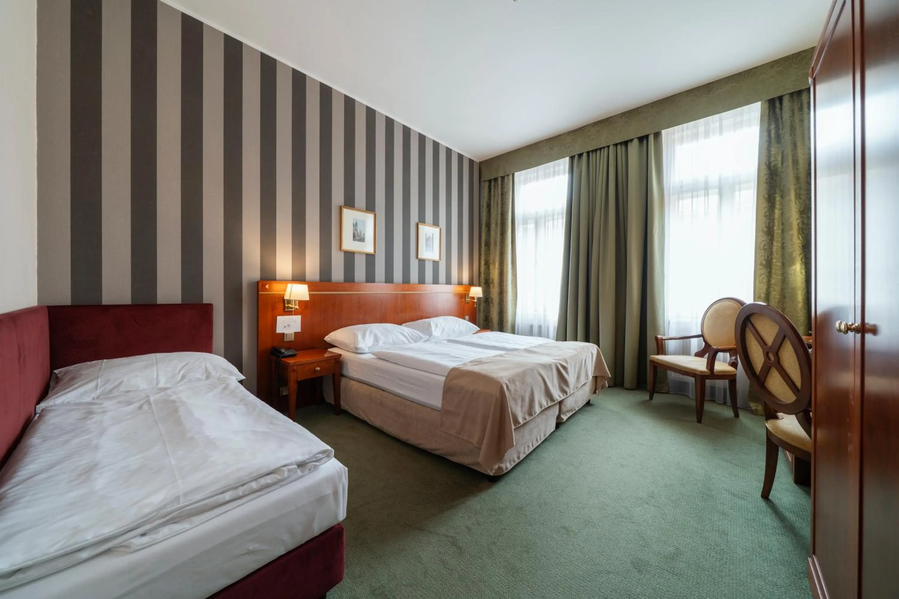 Bedroom, Bed in Hotel Raffaello Prague