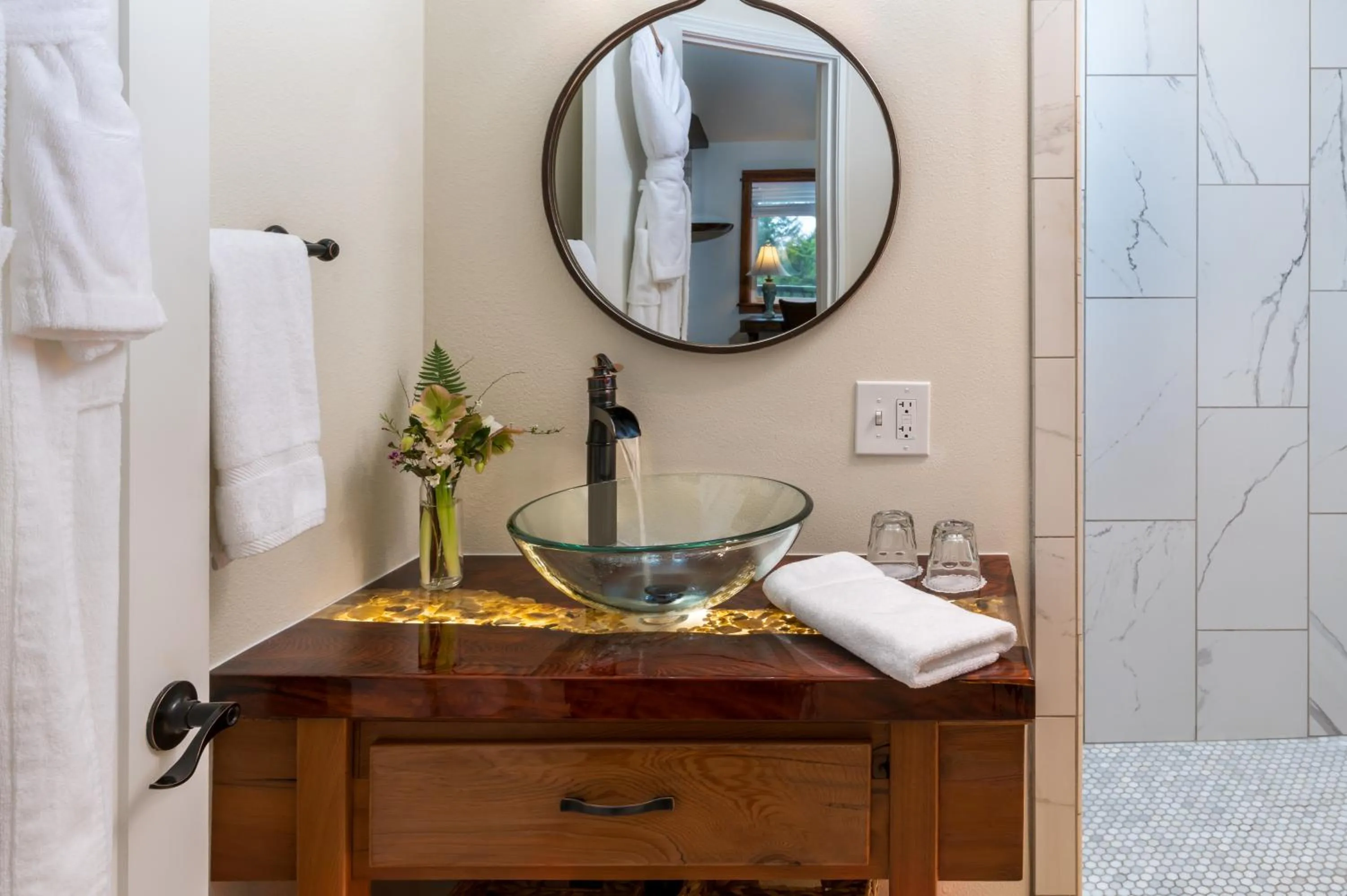 Bathroom in Arch Cape Inn and Retreat