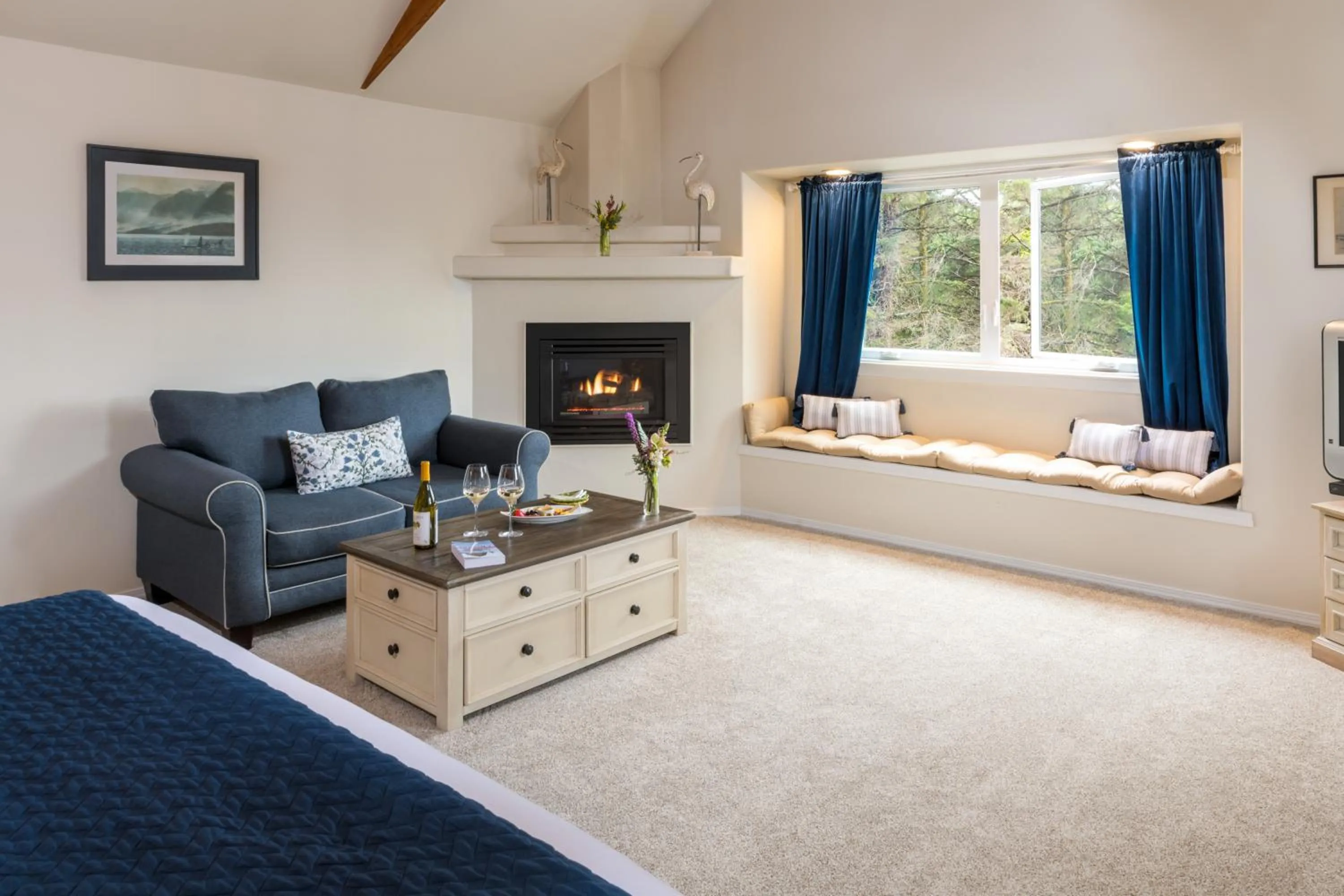 Seating area in Arch Cape Inn and Retreat