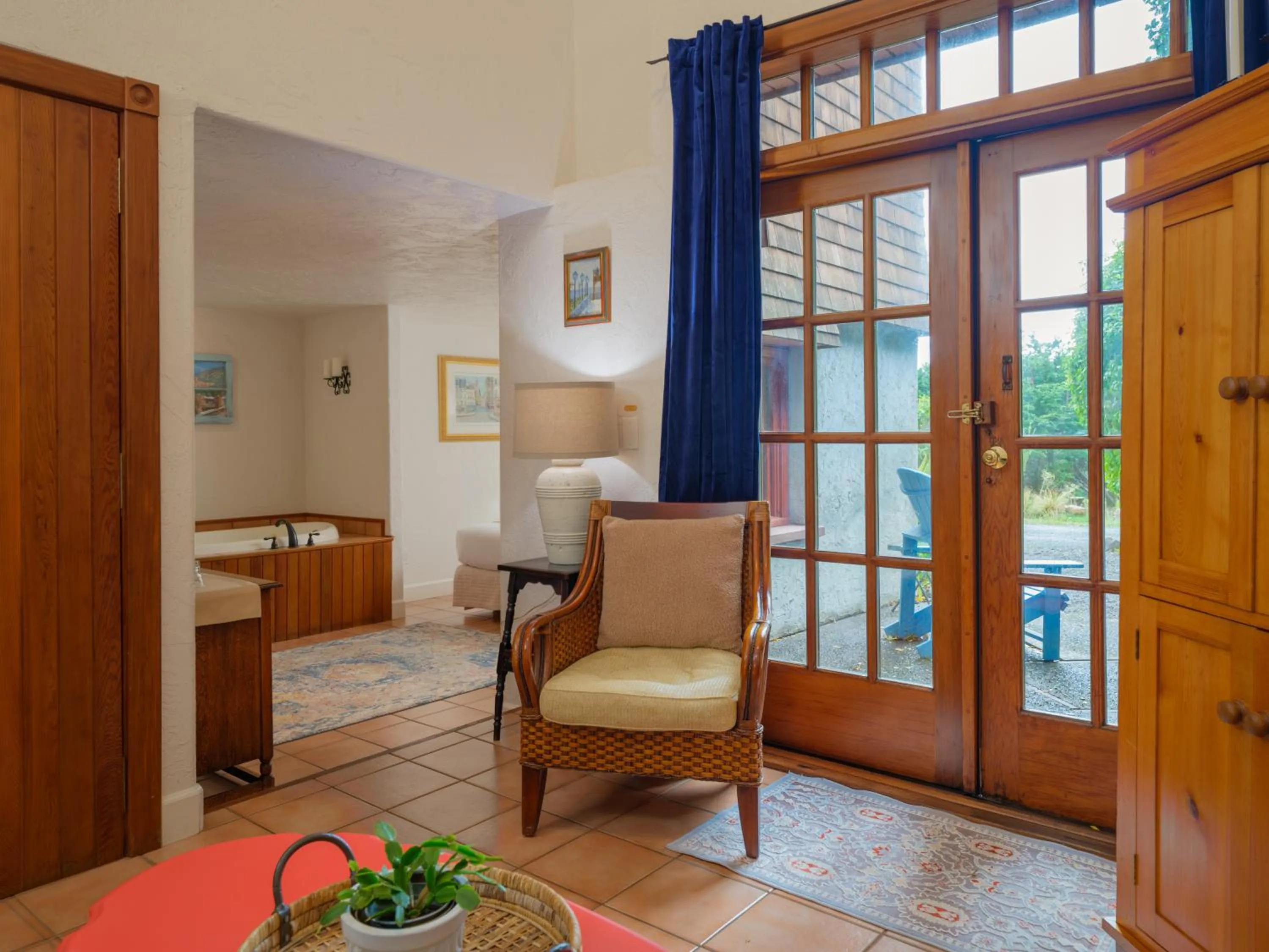 Patio in Arch Cape Inn and Retreat