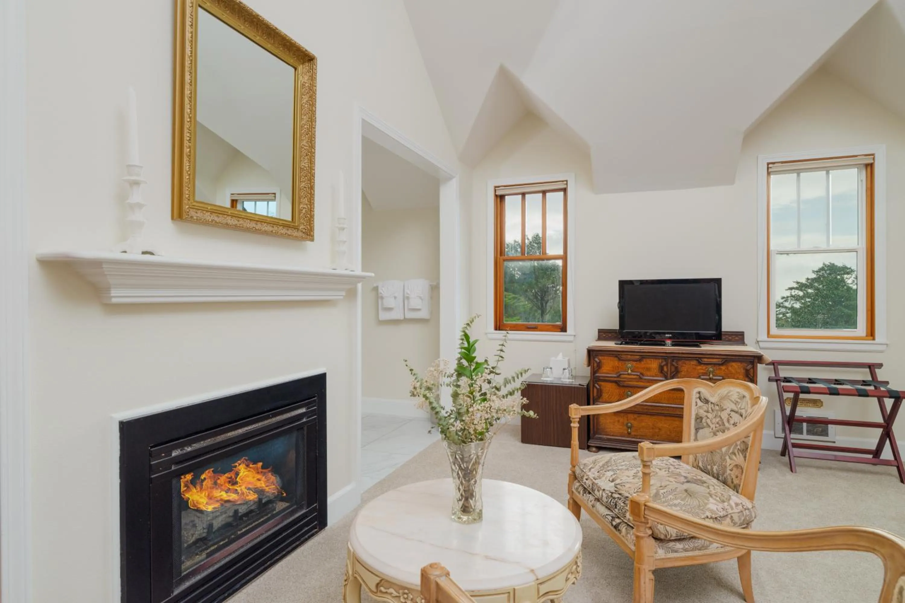 Seating area in Arch Cape Inn and Retreat