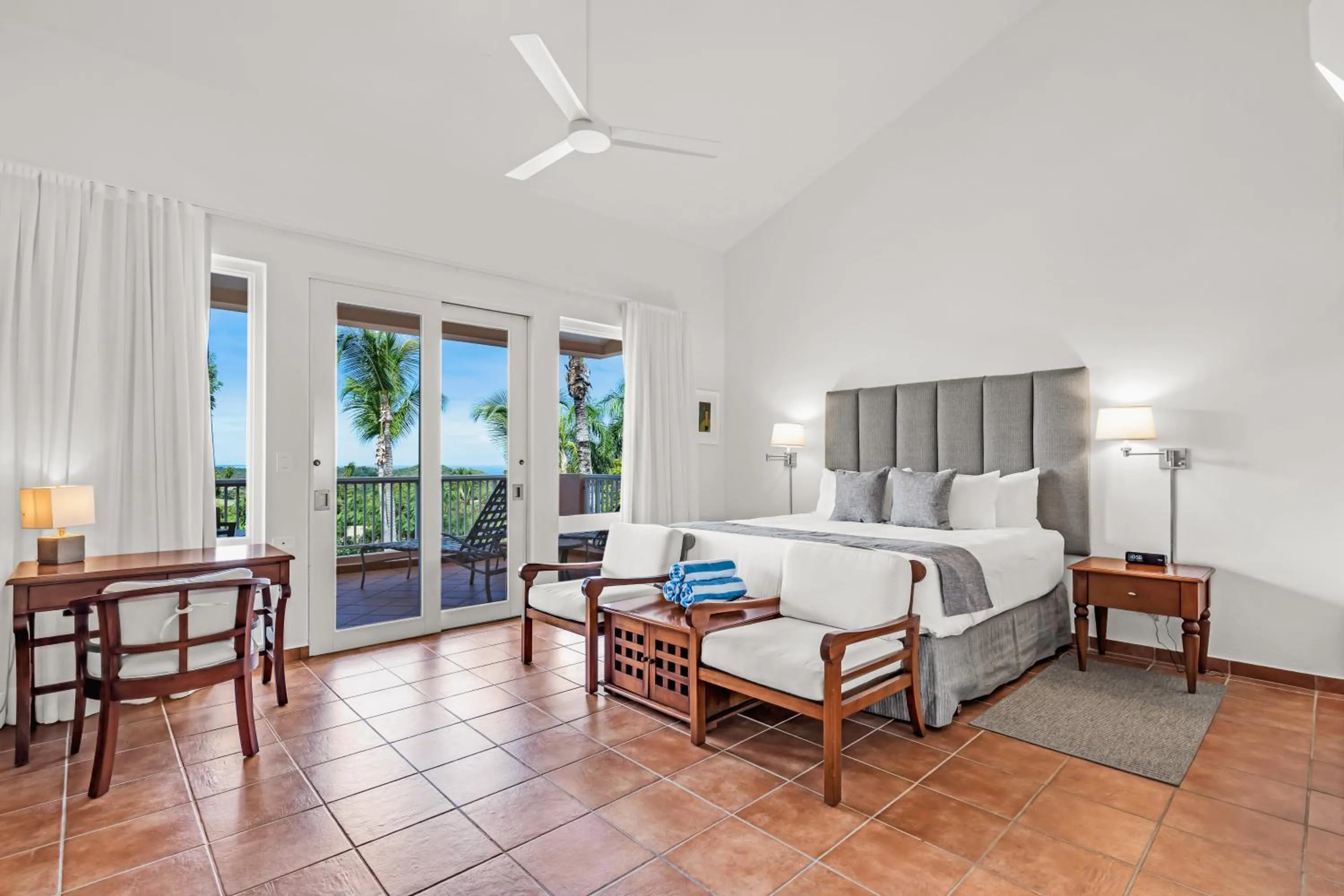 Photo of the whole room, Bed in Las Casitas Village at El Conquistador