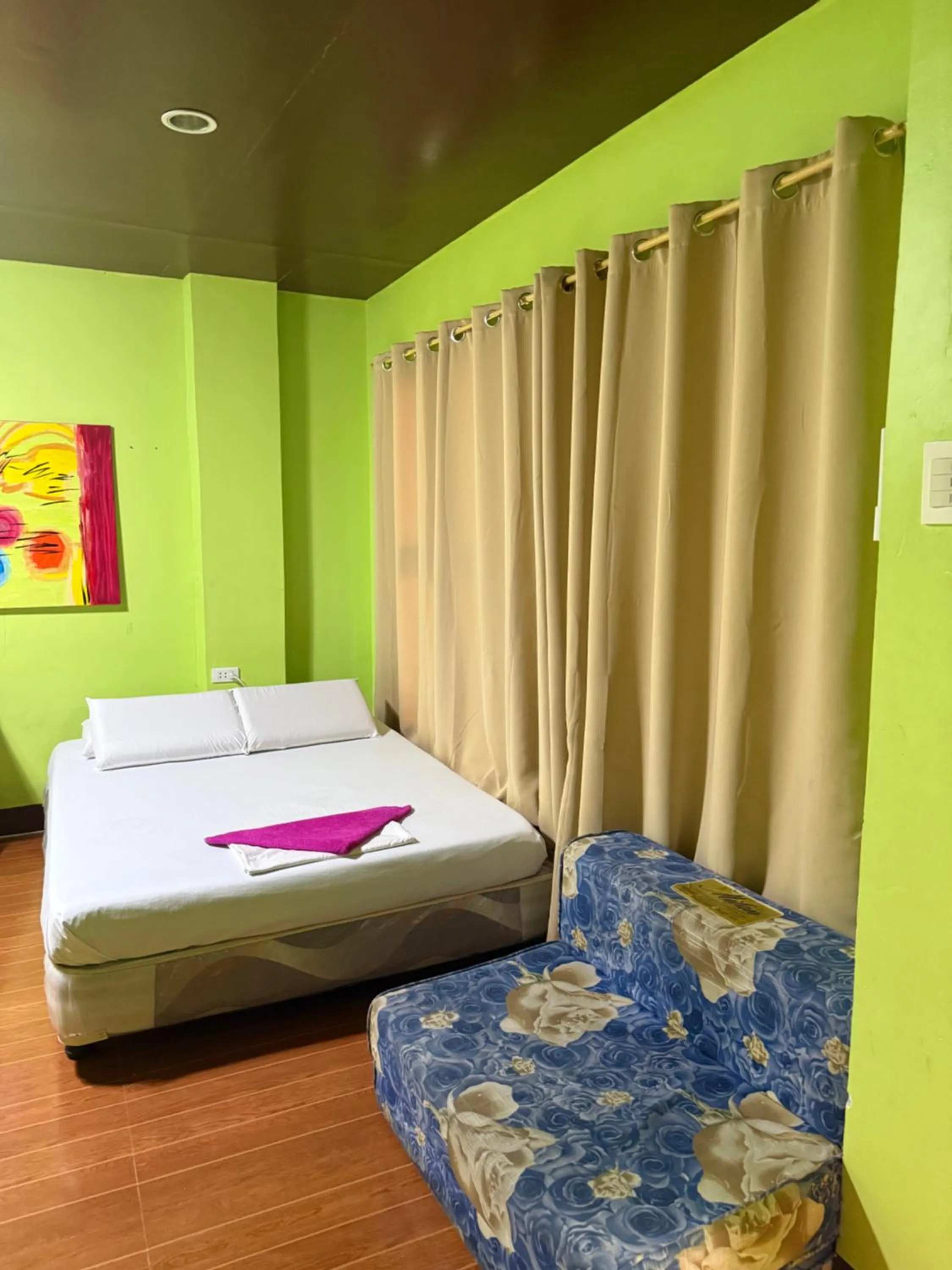 Bed in Sascha's Resort Oslob