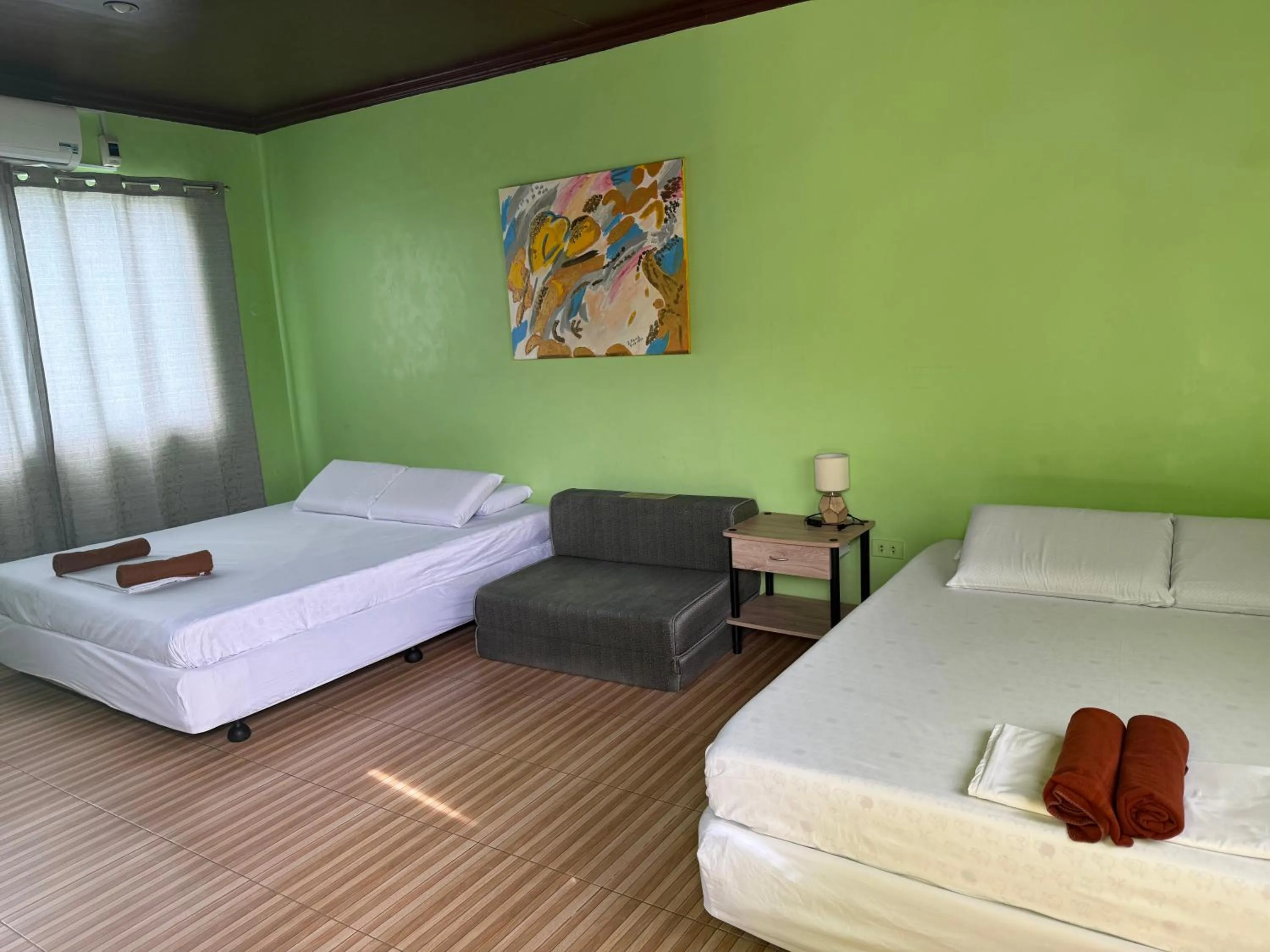 Bed in Sascha's Resort Oslob