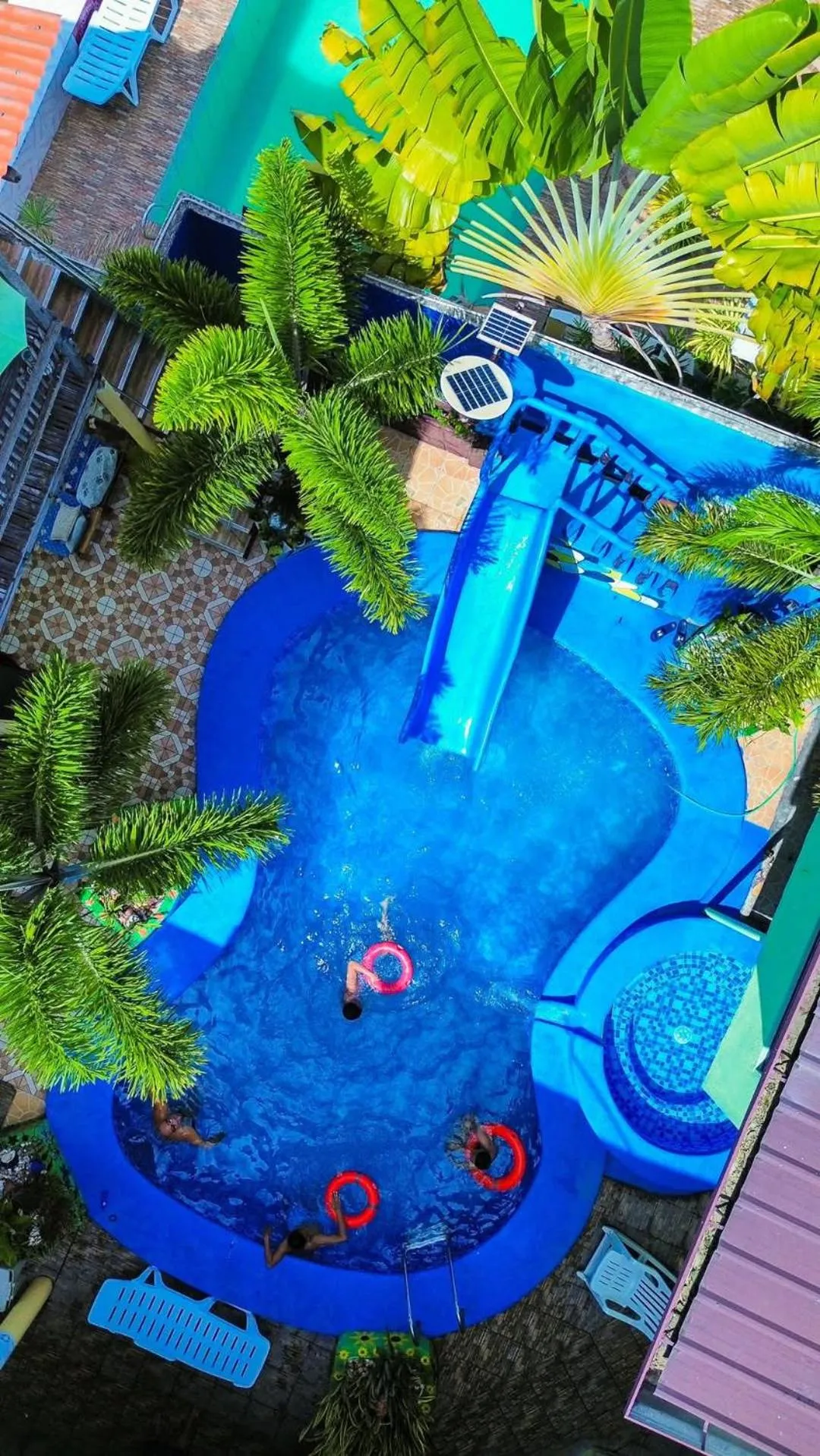 Swimming pool in Sascha's Resort Oslob