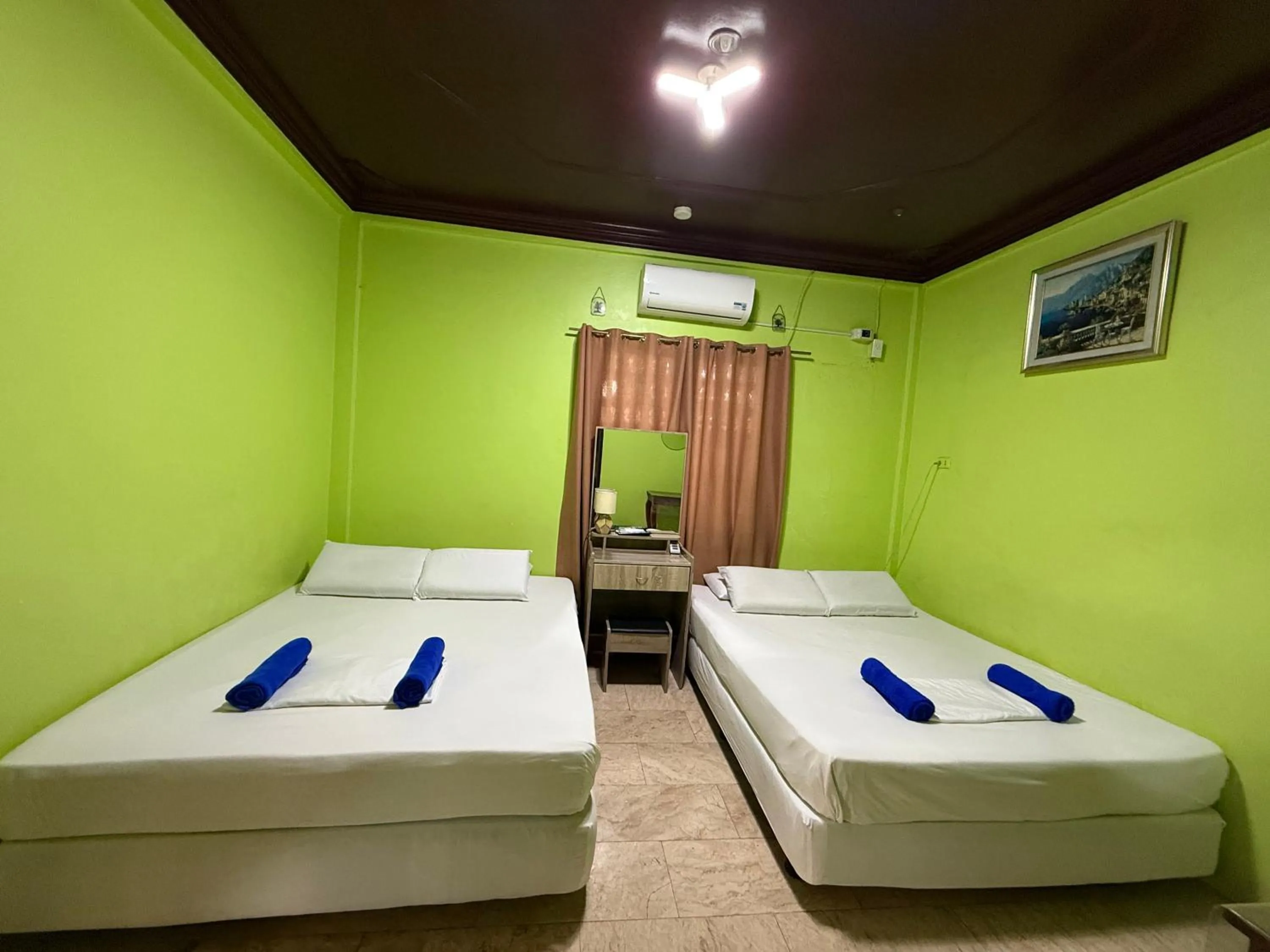 Bed in Sascha's Resort Oslob