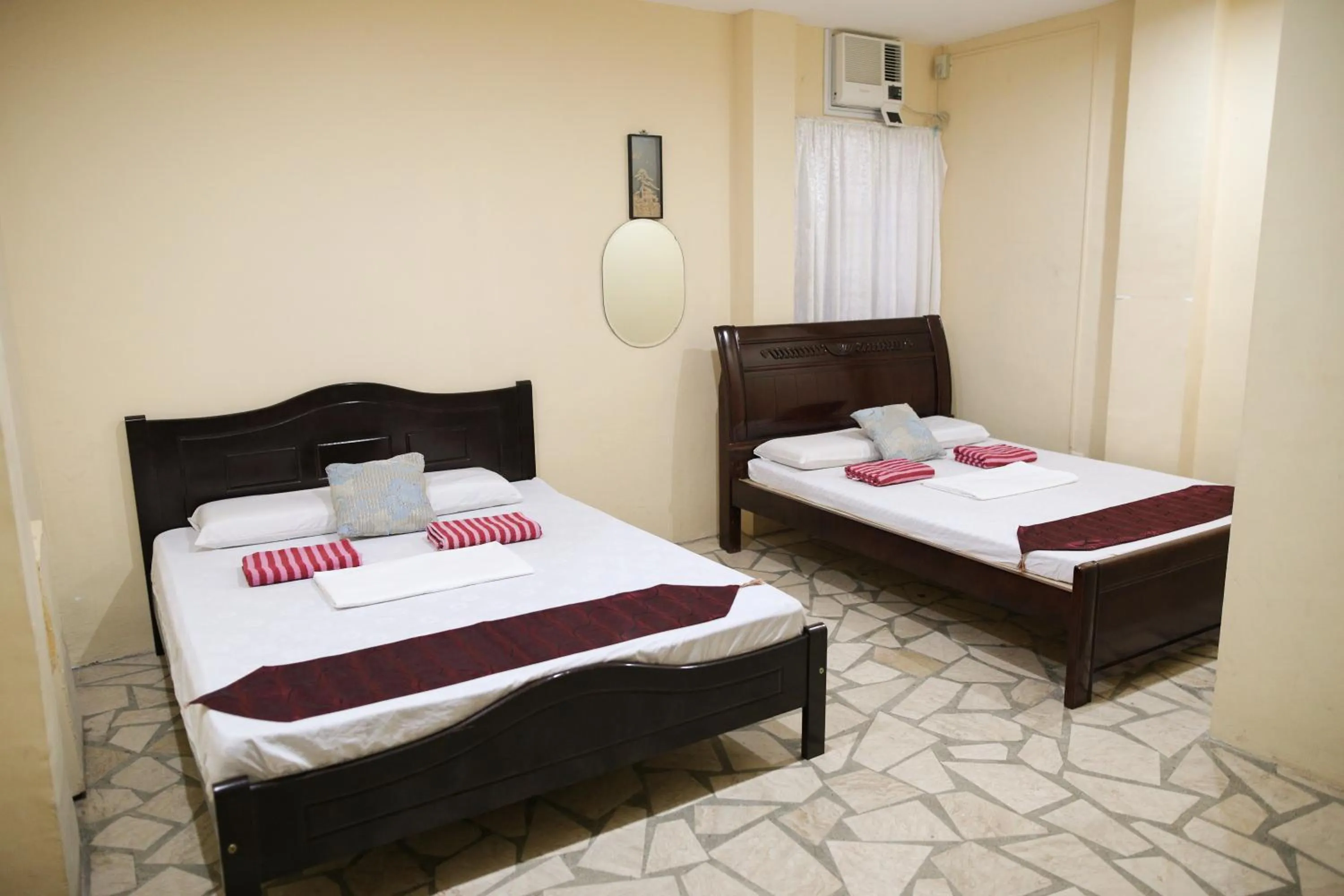 Bed in Sascha's Resort Oslob