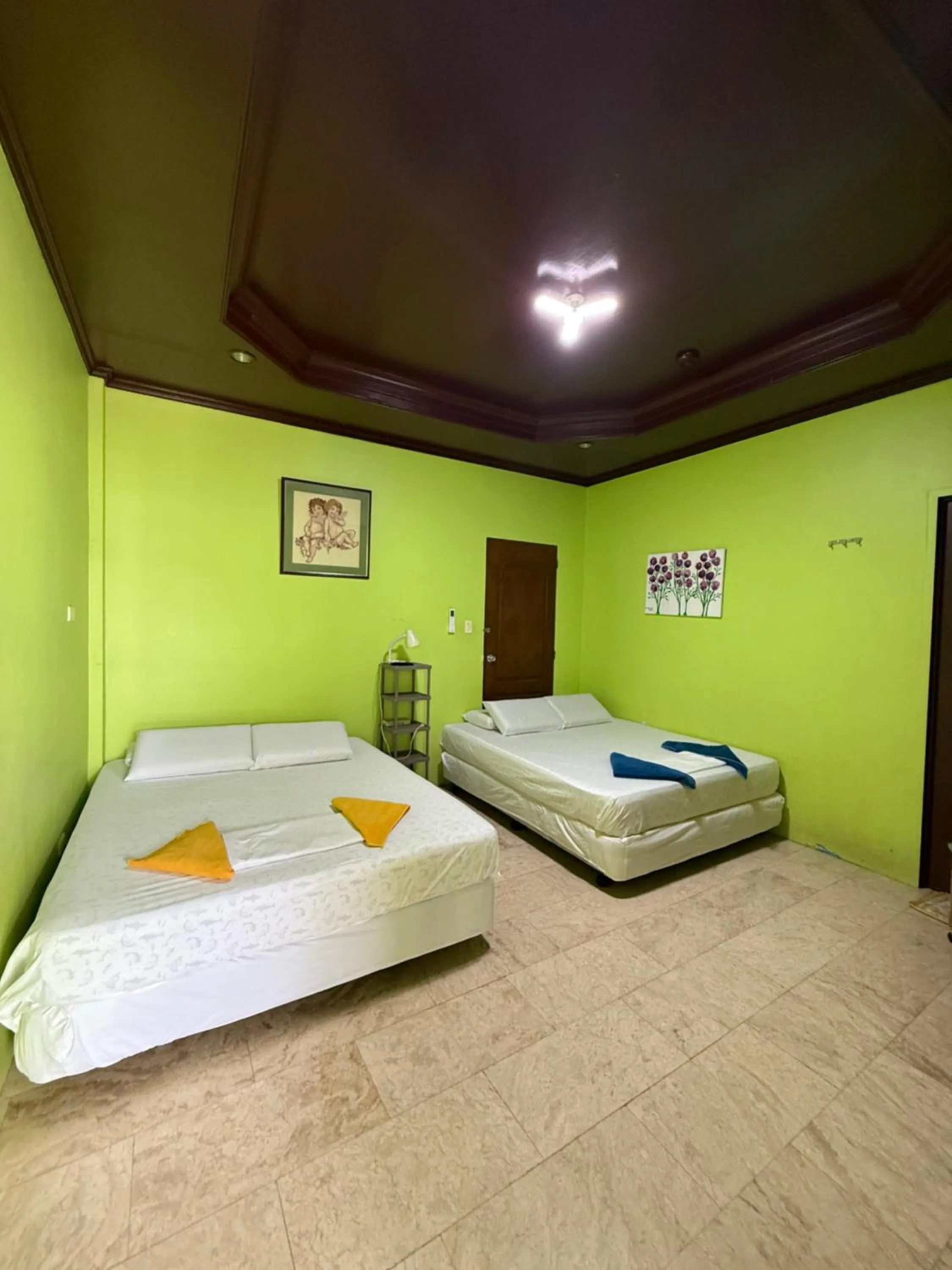 Bed in Sascha's Resort Oslob