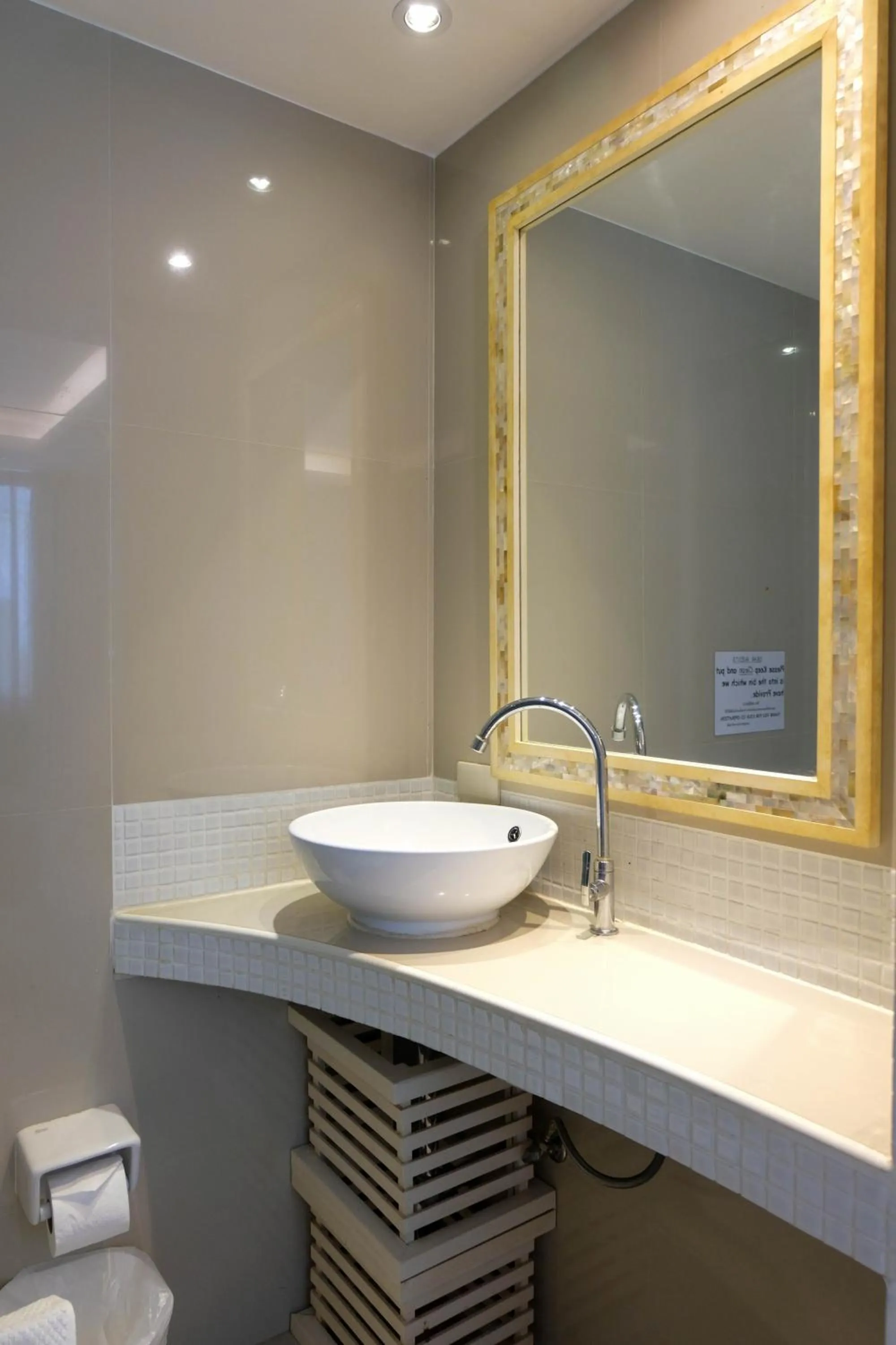 Bathroom in Baanpoon Apartment