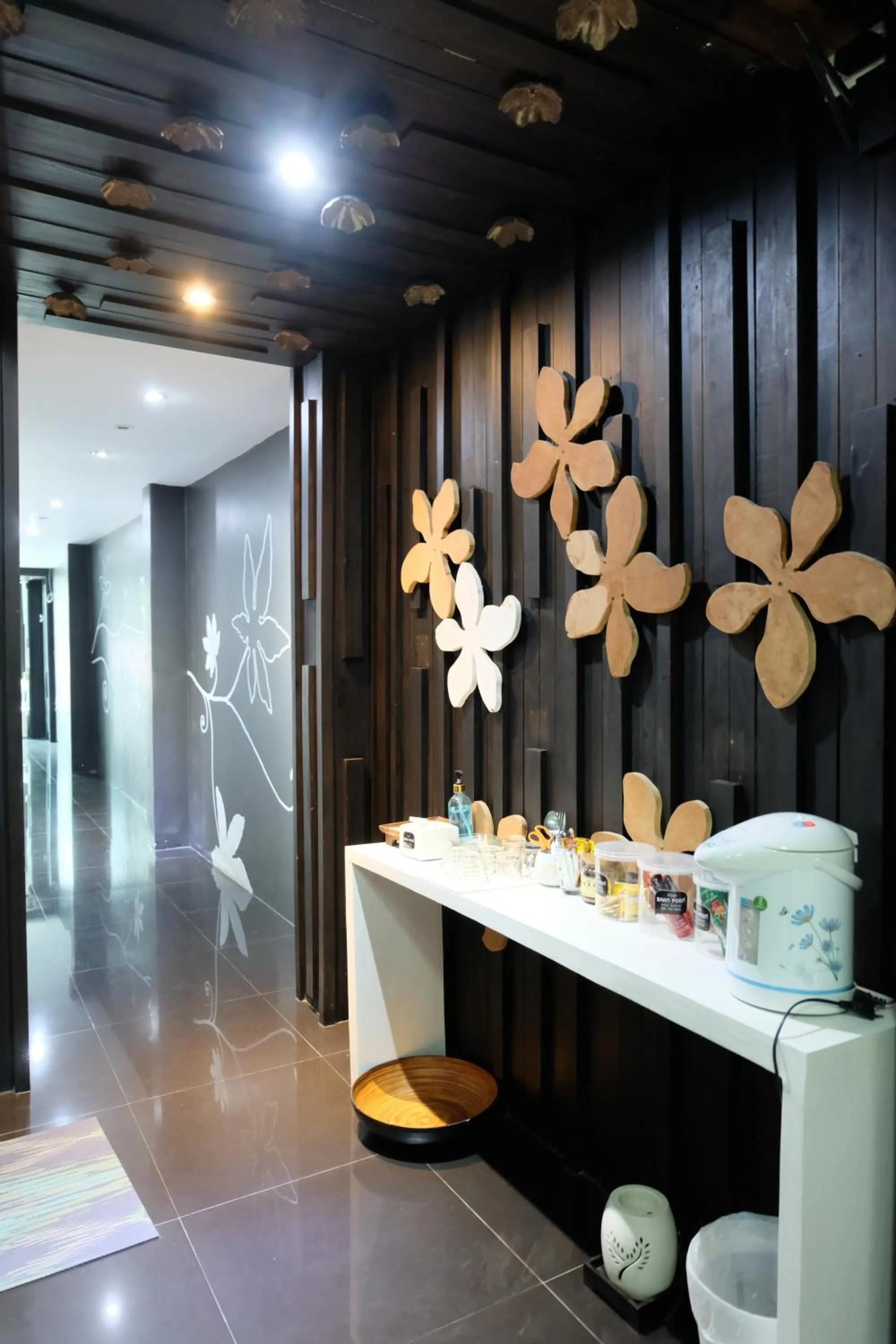 Coffee/tea facilities in Baanpoon Apartment