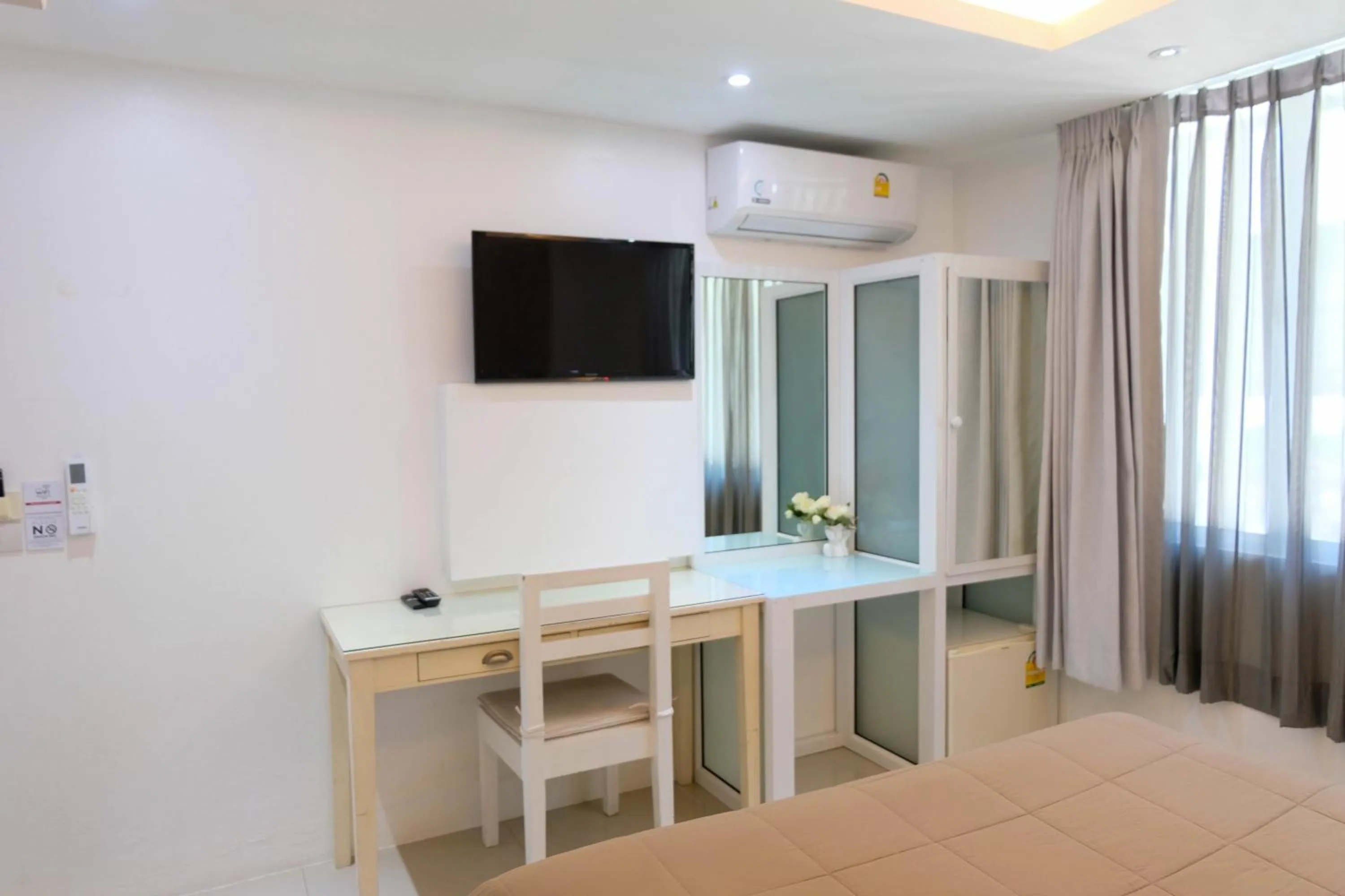 TV and multimedia in Baanpoon Apartment