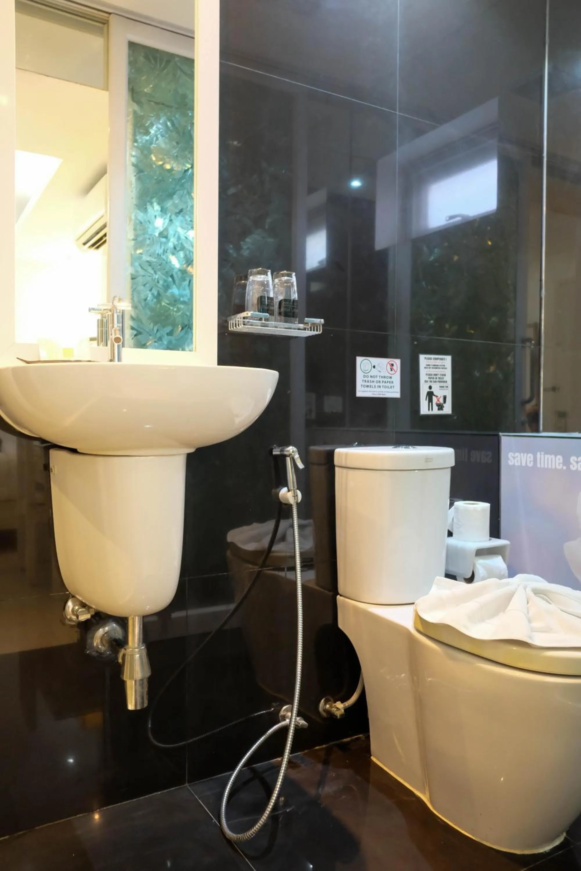 Bathroom in Baanpoon Apartment