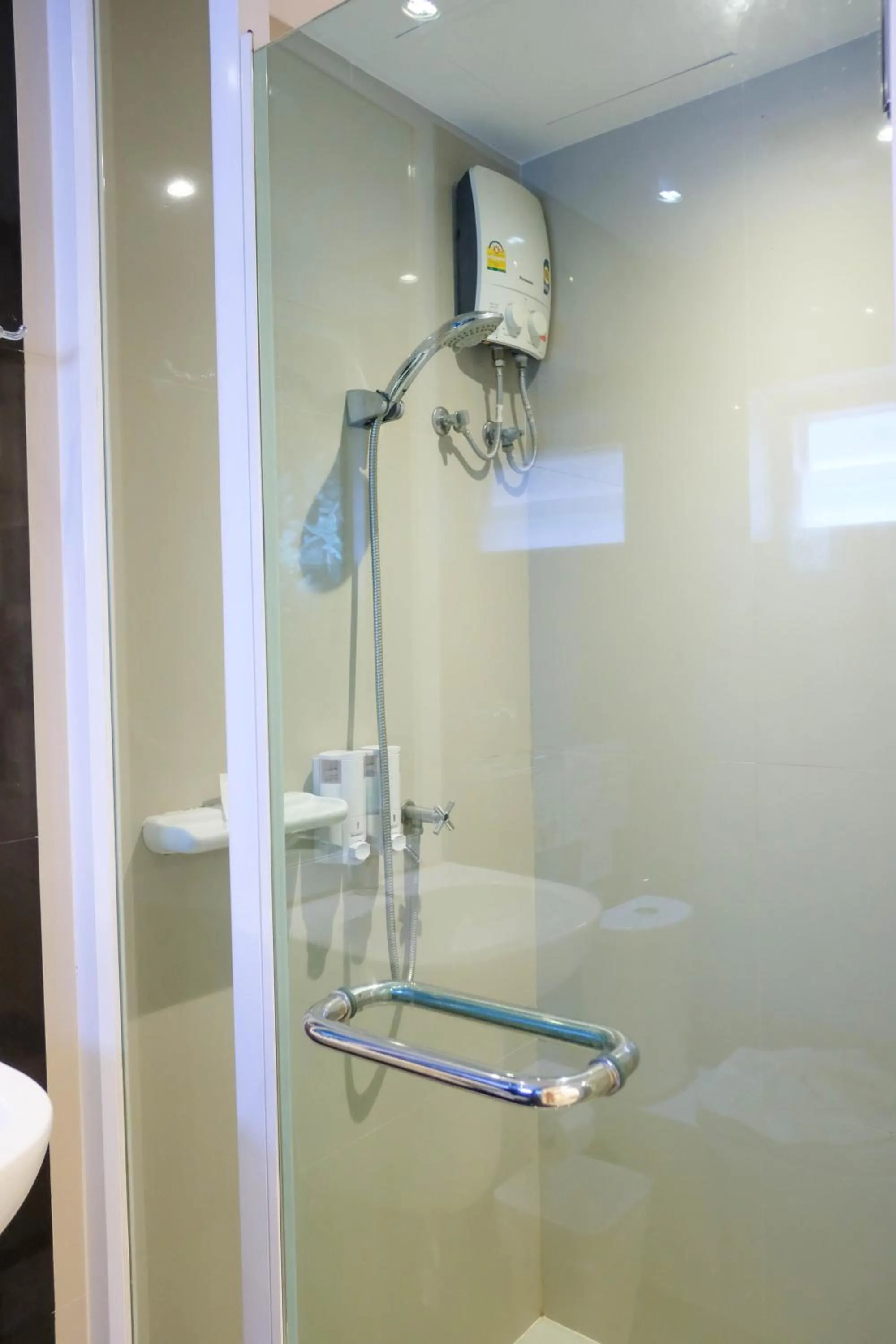 Bathroom in Baanpoon Apartment