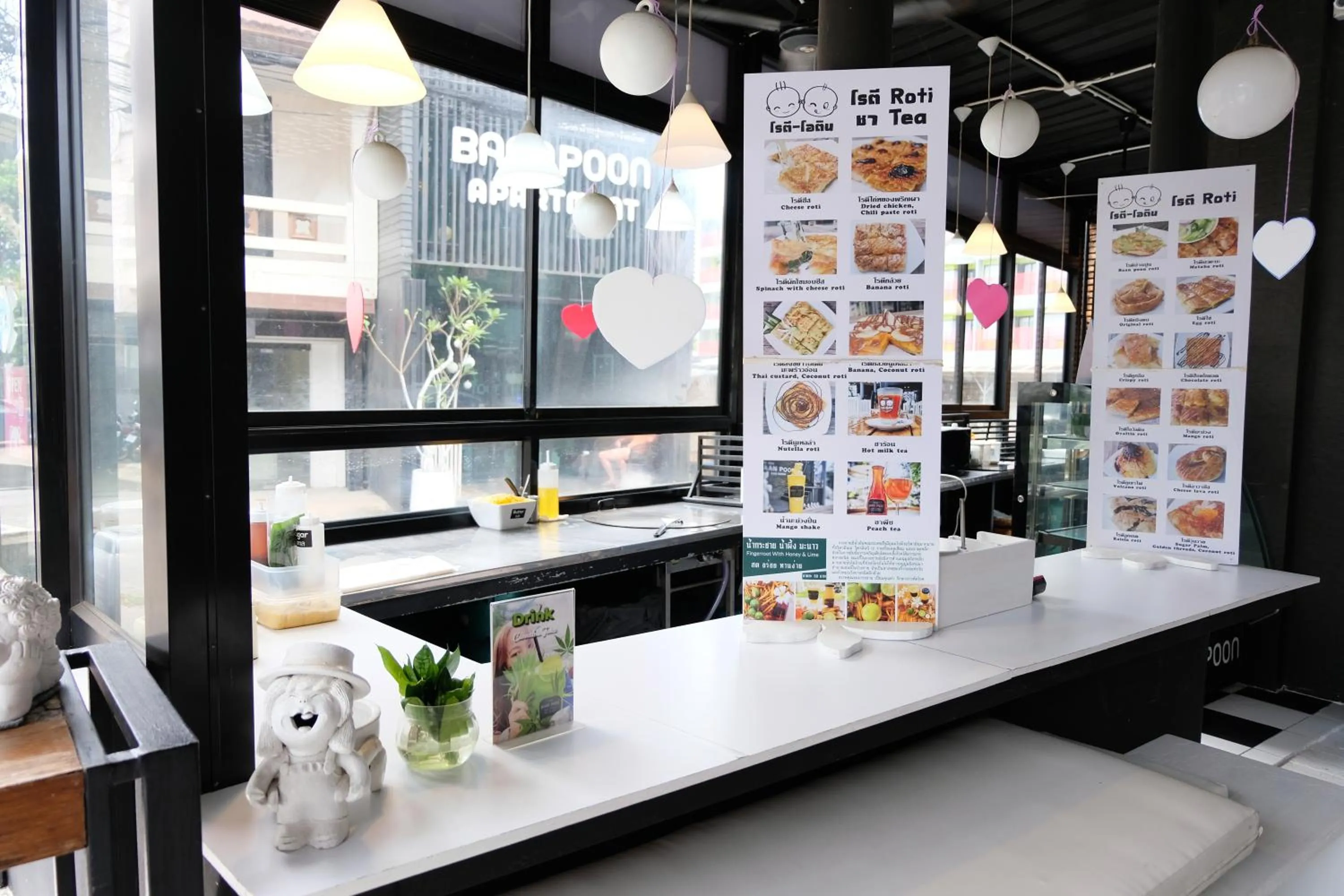 Restaurant/places to eat in Baanpoon Apartment