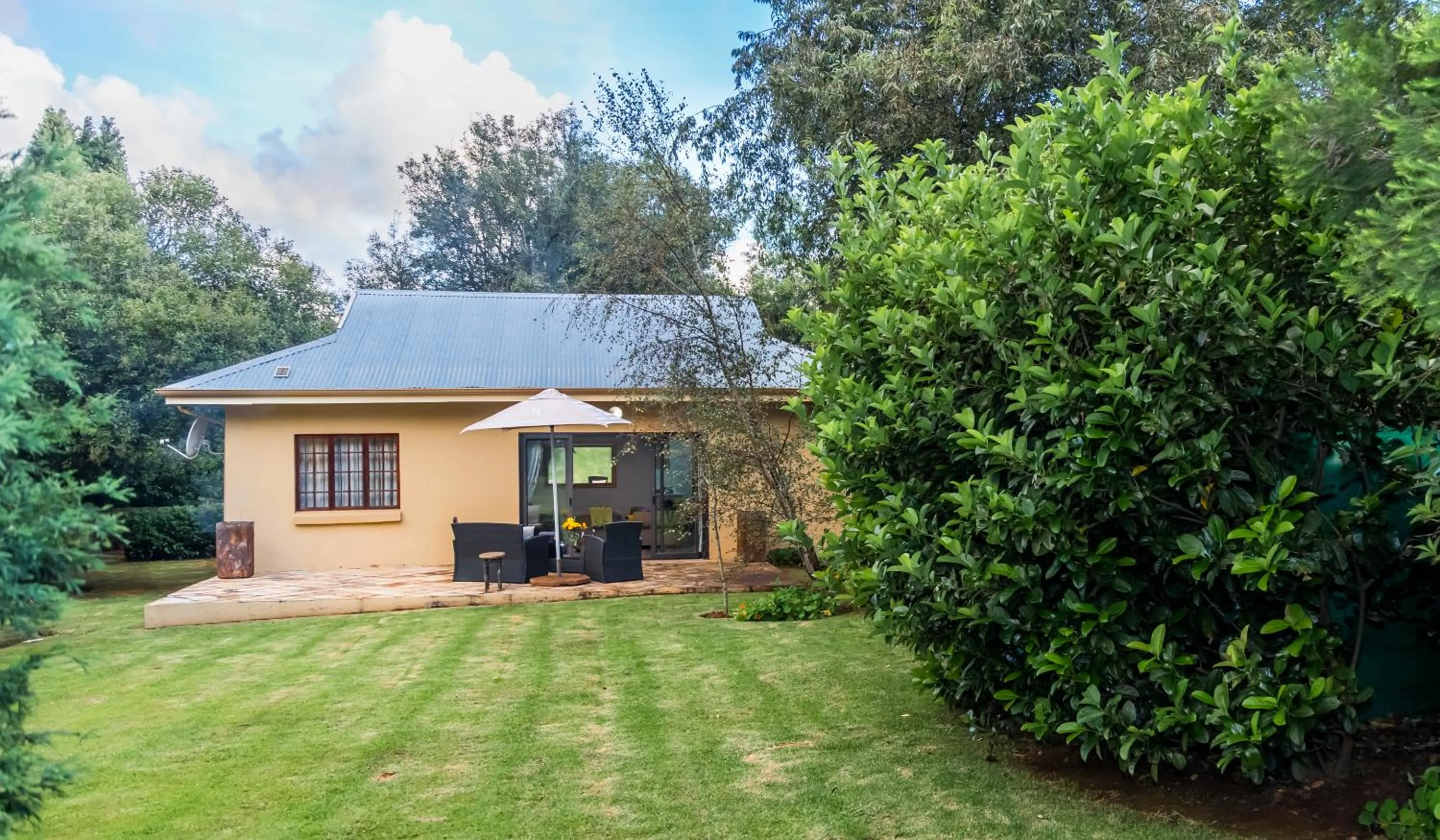 Garden in The Rose Cottage B&B