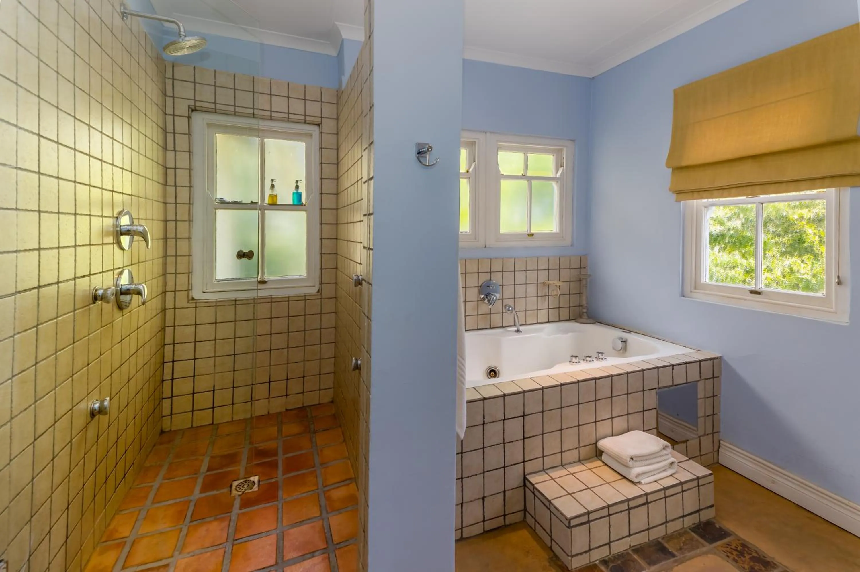 Shower in The Rose Cottage B&B