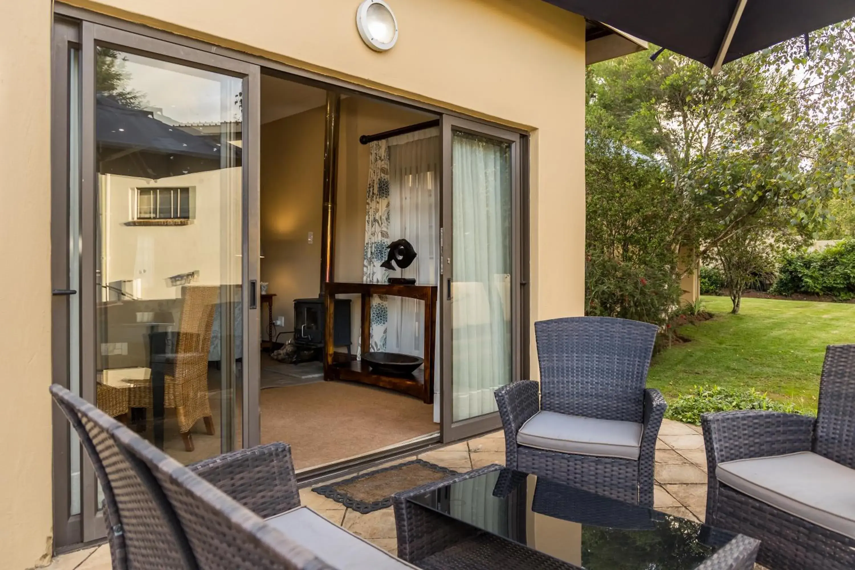 Two-Bedroom Suite - 294 Van Riebeeck Street in The Rose Cottage B&B Two-Bedroom Suite - 294 Van Riebeeck Street in The Rose Cottage B&B