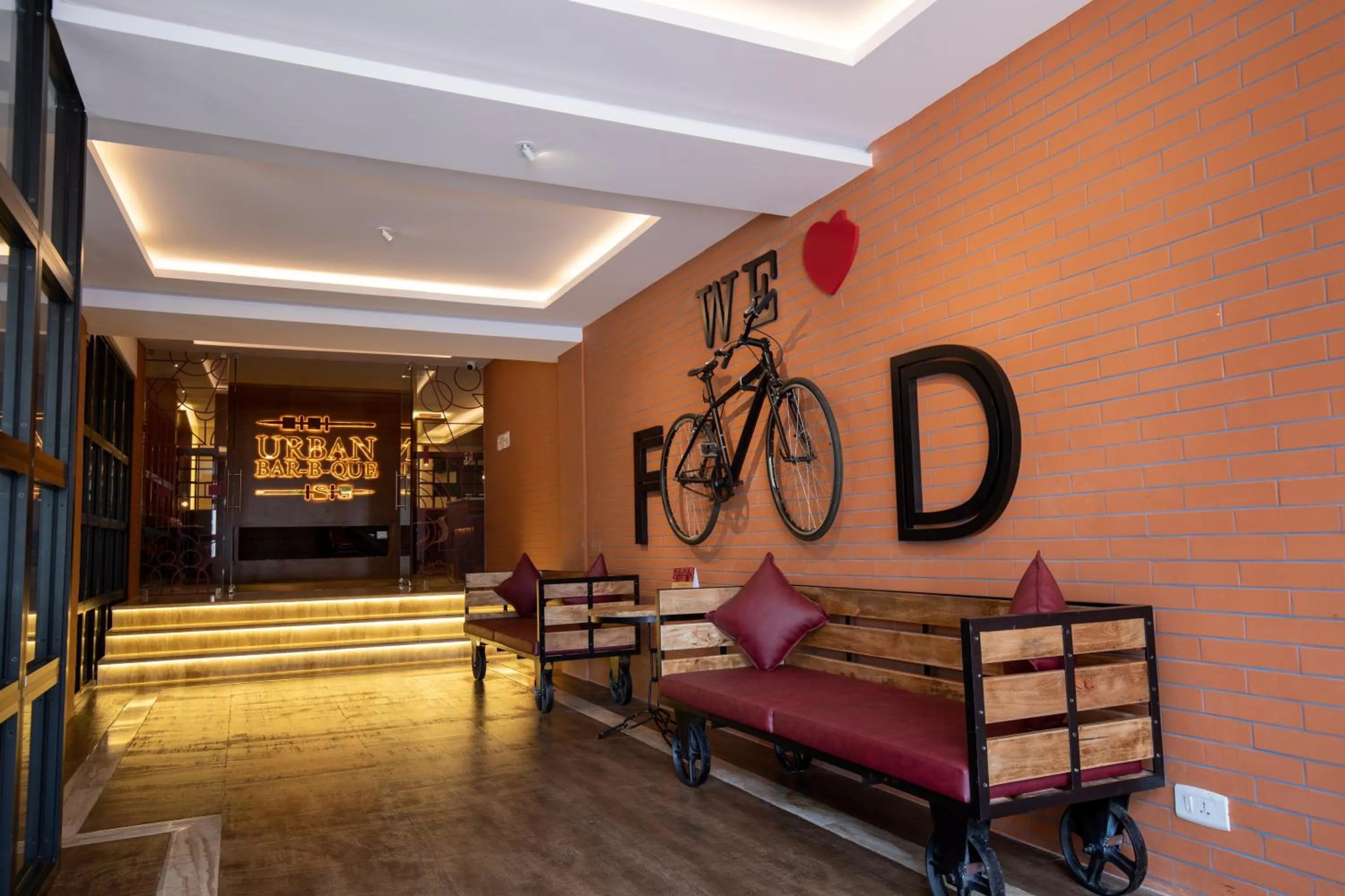 Restaurant/places to eat in Jenneys Residency