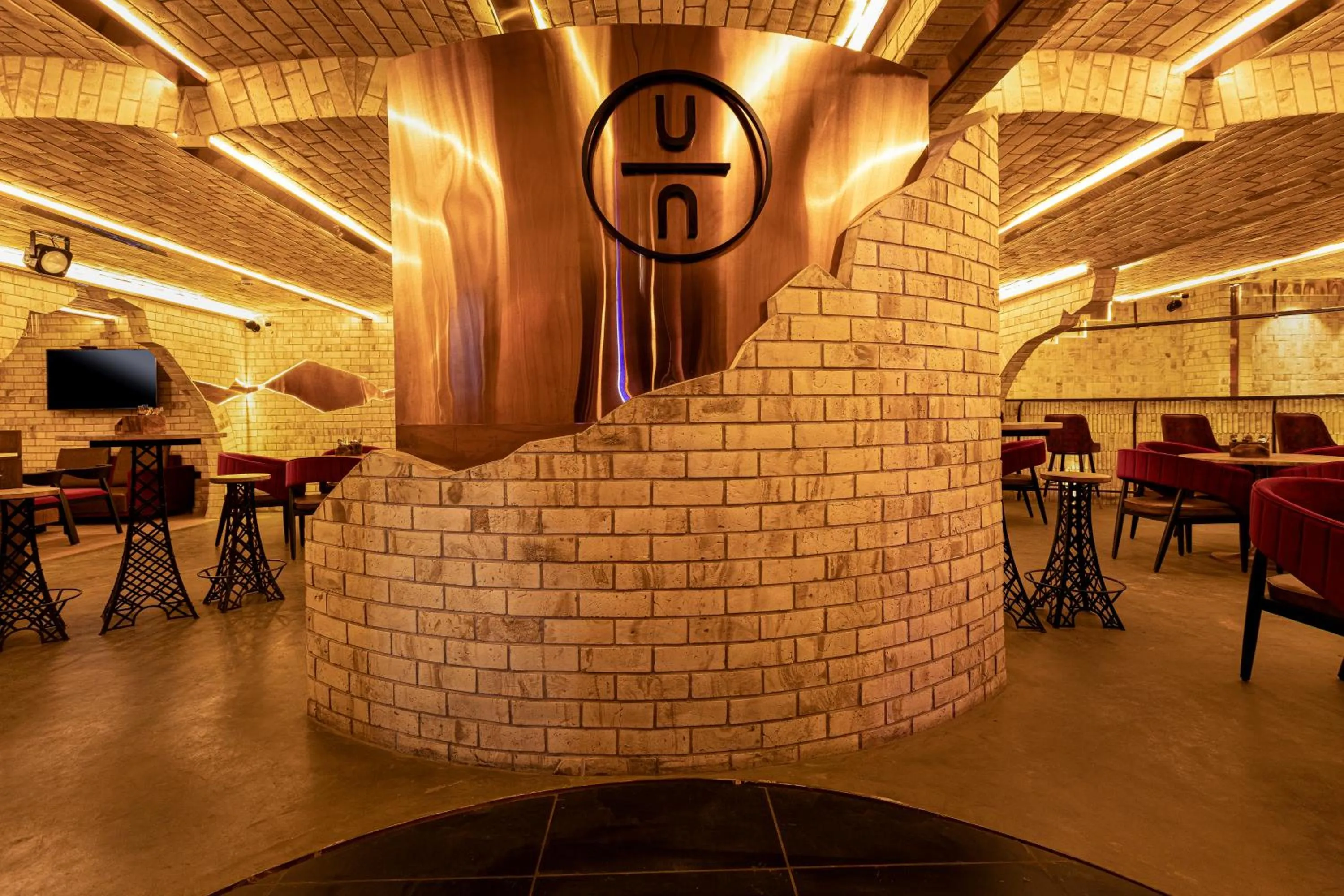 Food and drinks in Jenneys Residency