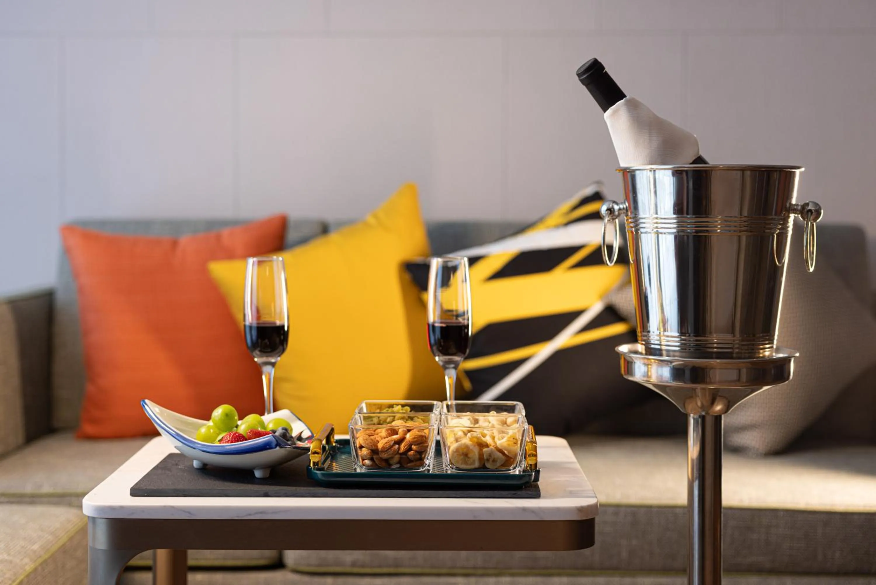 Food and drinks in Home2 Suites by Hilton Guiyang Guanshanhu