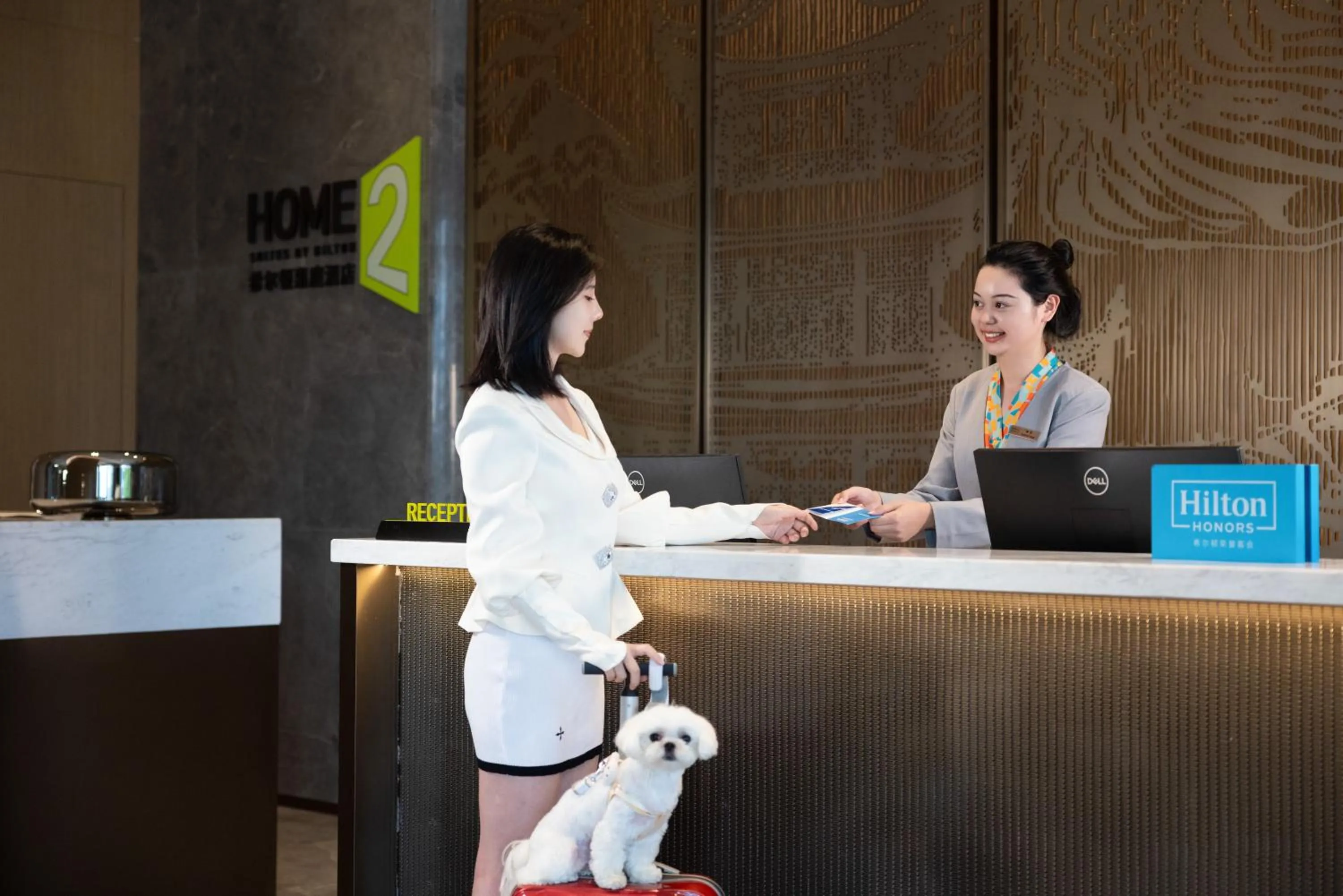 concierge in Home2 Suites by Hilton Guiyang Guanshanhu