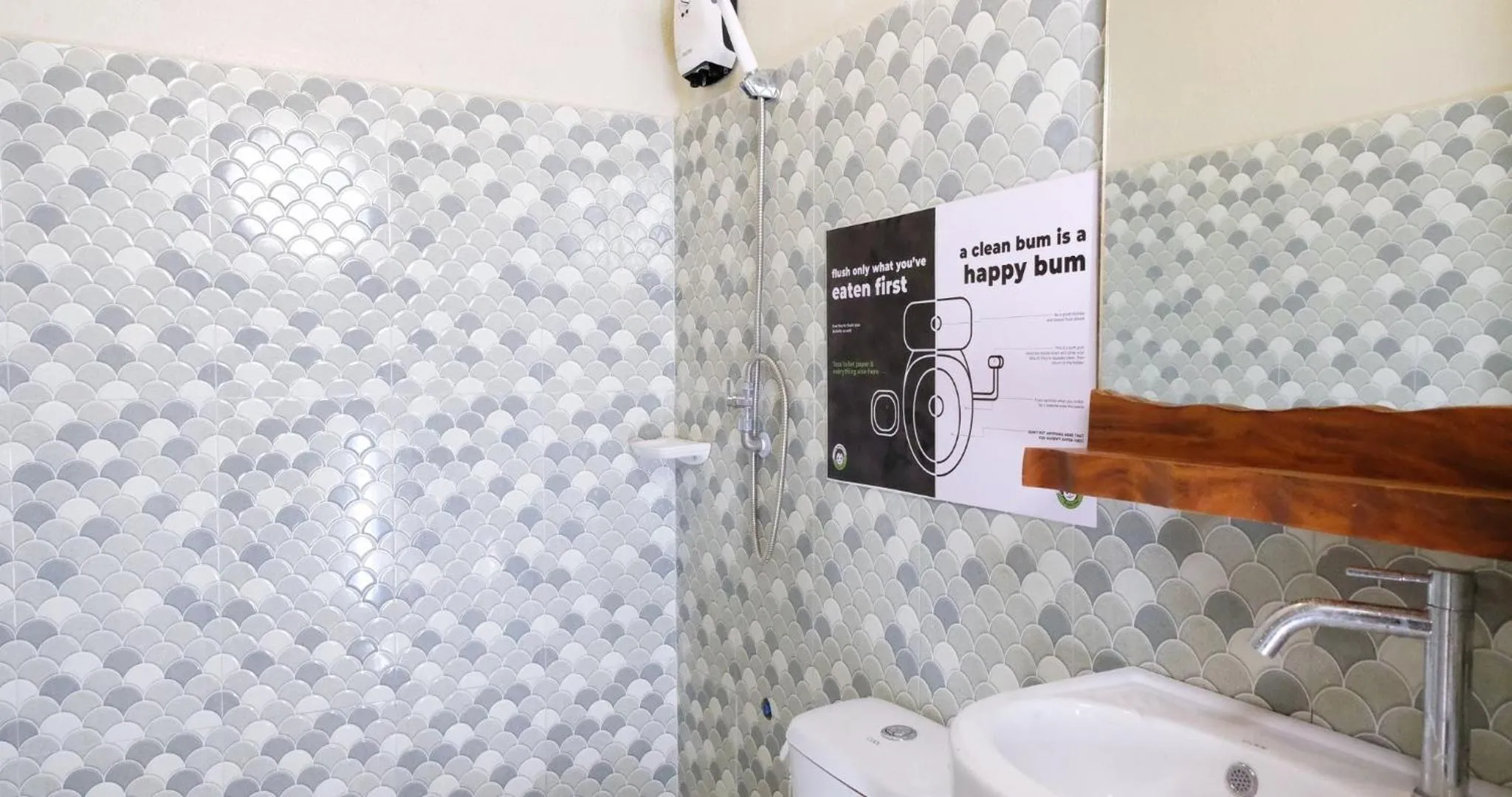 Shower in Mad Monkey Siquijor